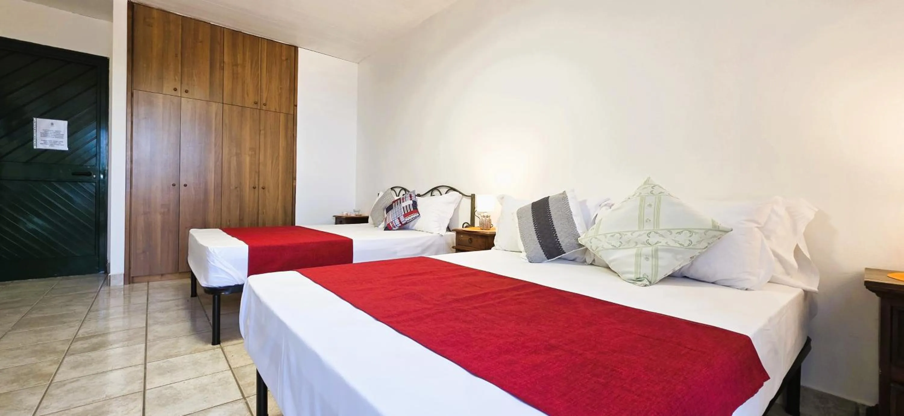 Bed in Hotel Calysea Tropea - Breakfast & Brunch Until 13-00 Included - Free Private Parking