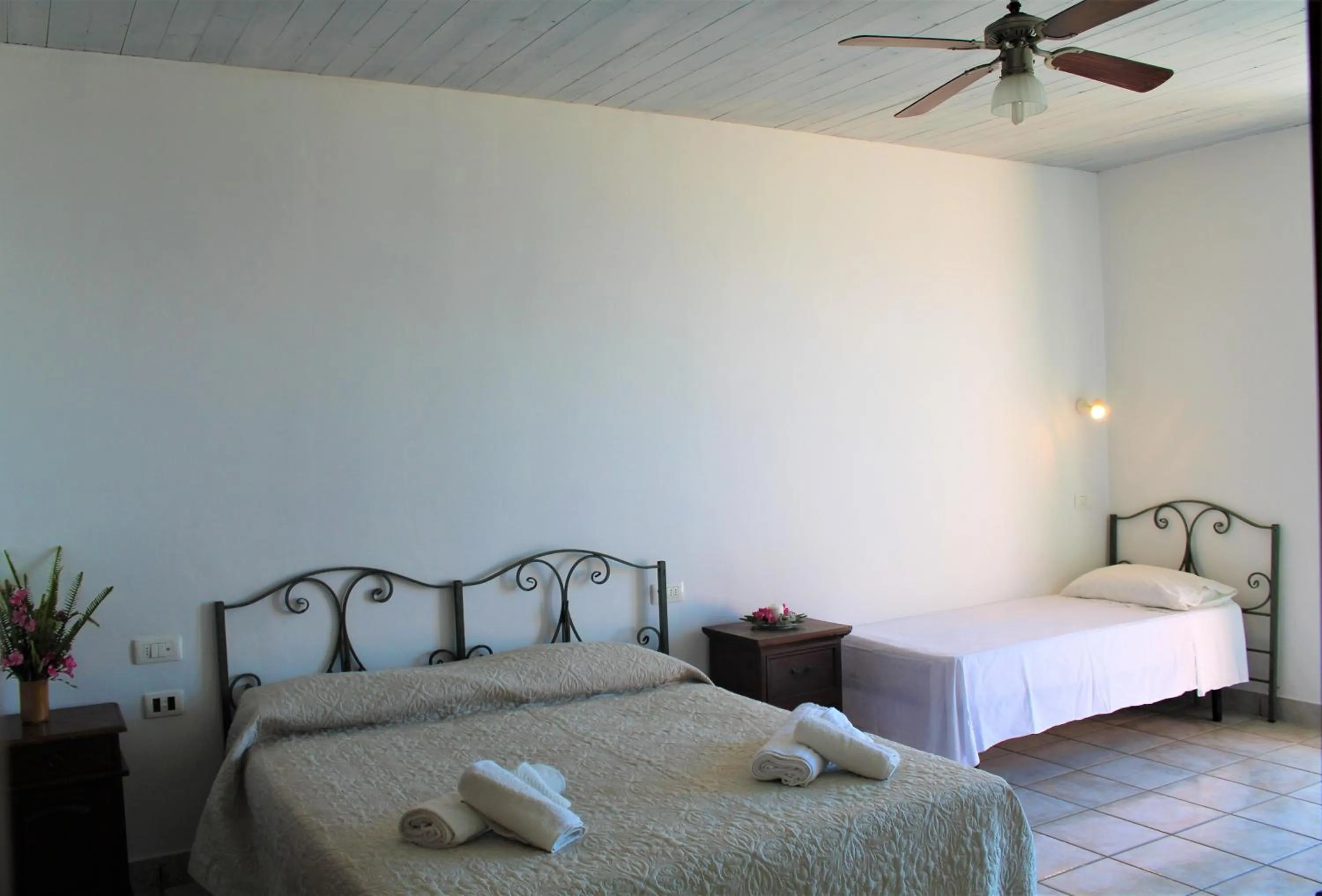 Bed in Hotel - Giardino Marchese D'Altavilla