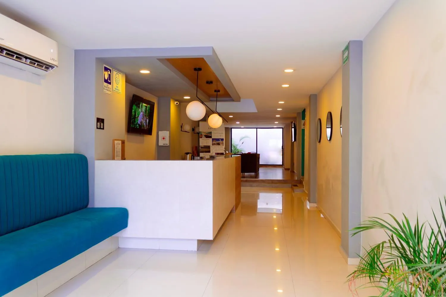 Communal lounge/ TV room in Hotel Kavia Mazatlán