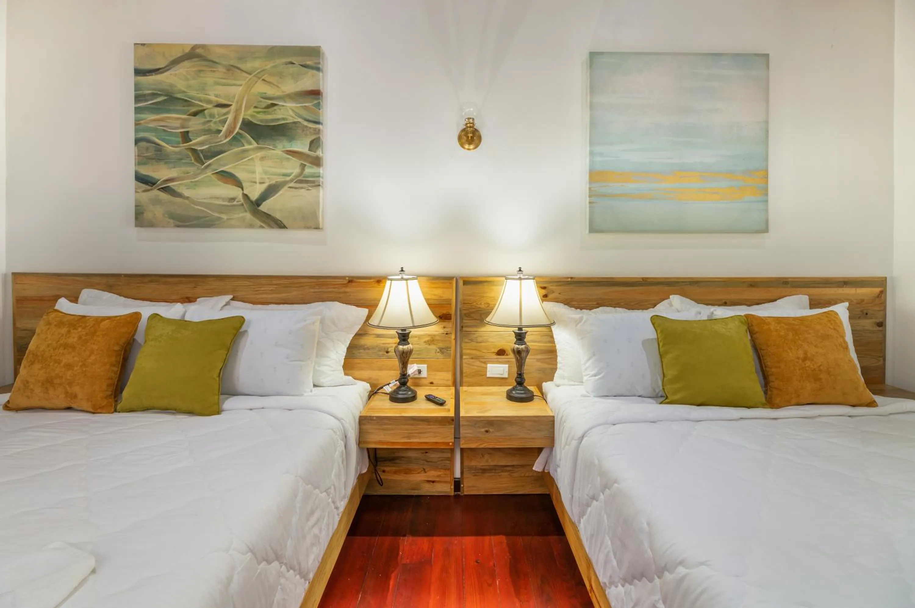 Bed in Hotel and Dive Center Roatan Yacht Club