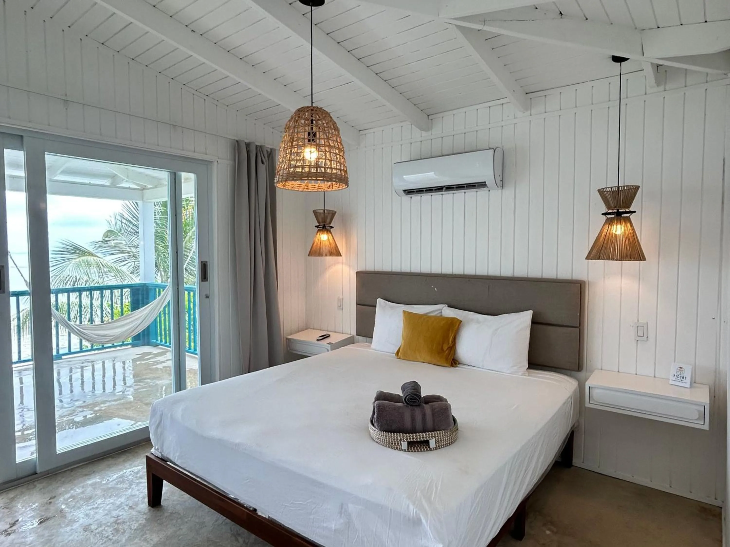 Balcony/Terrace, Bed in Picuas Village