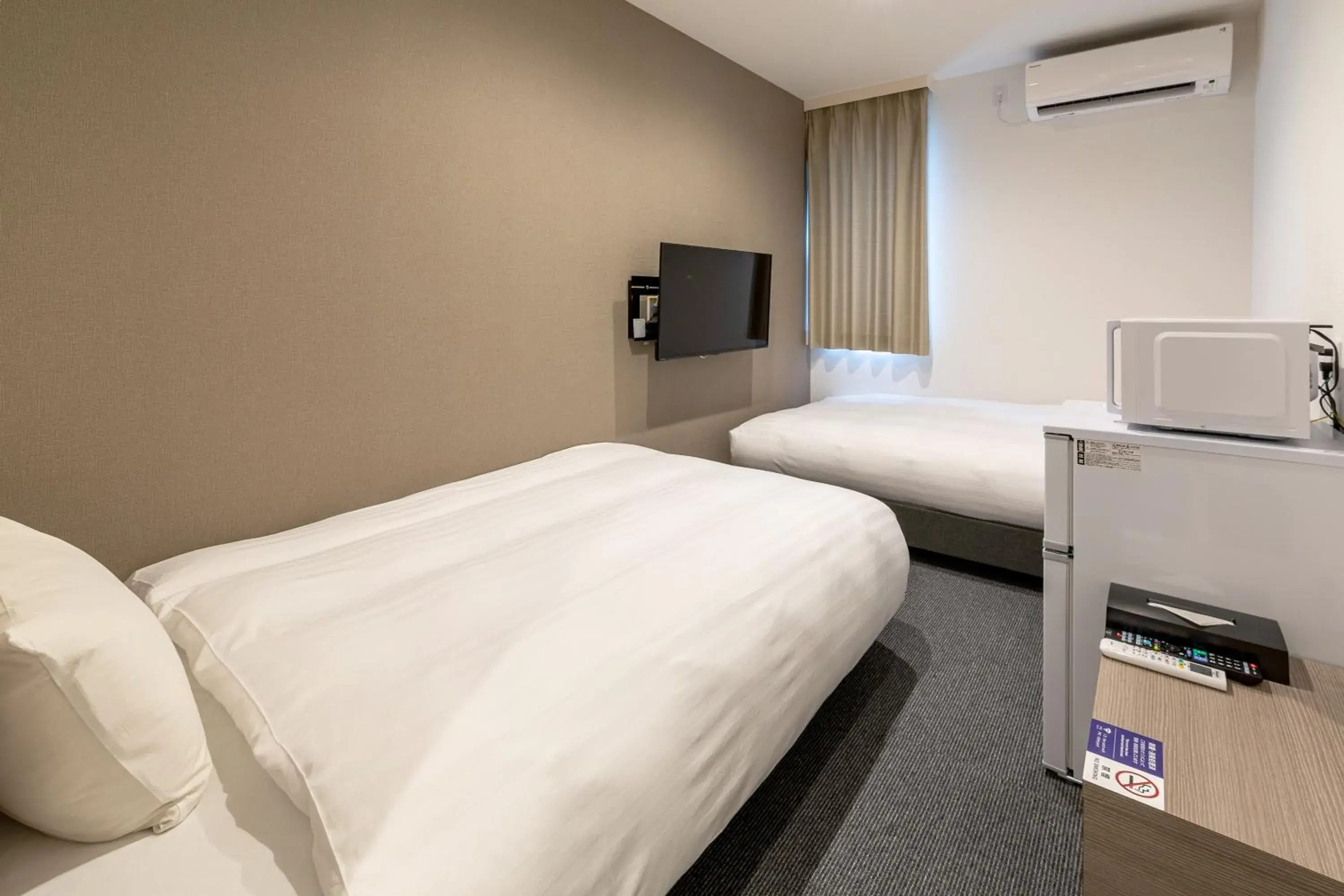 Photo of the whole room, Bed in HOTEL R9 The Yard Tarui Photo of the whole room, Bed in HOTEL R9 The Yard Tarui