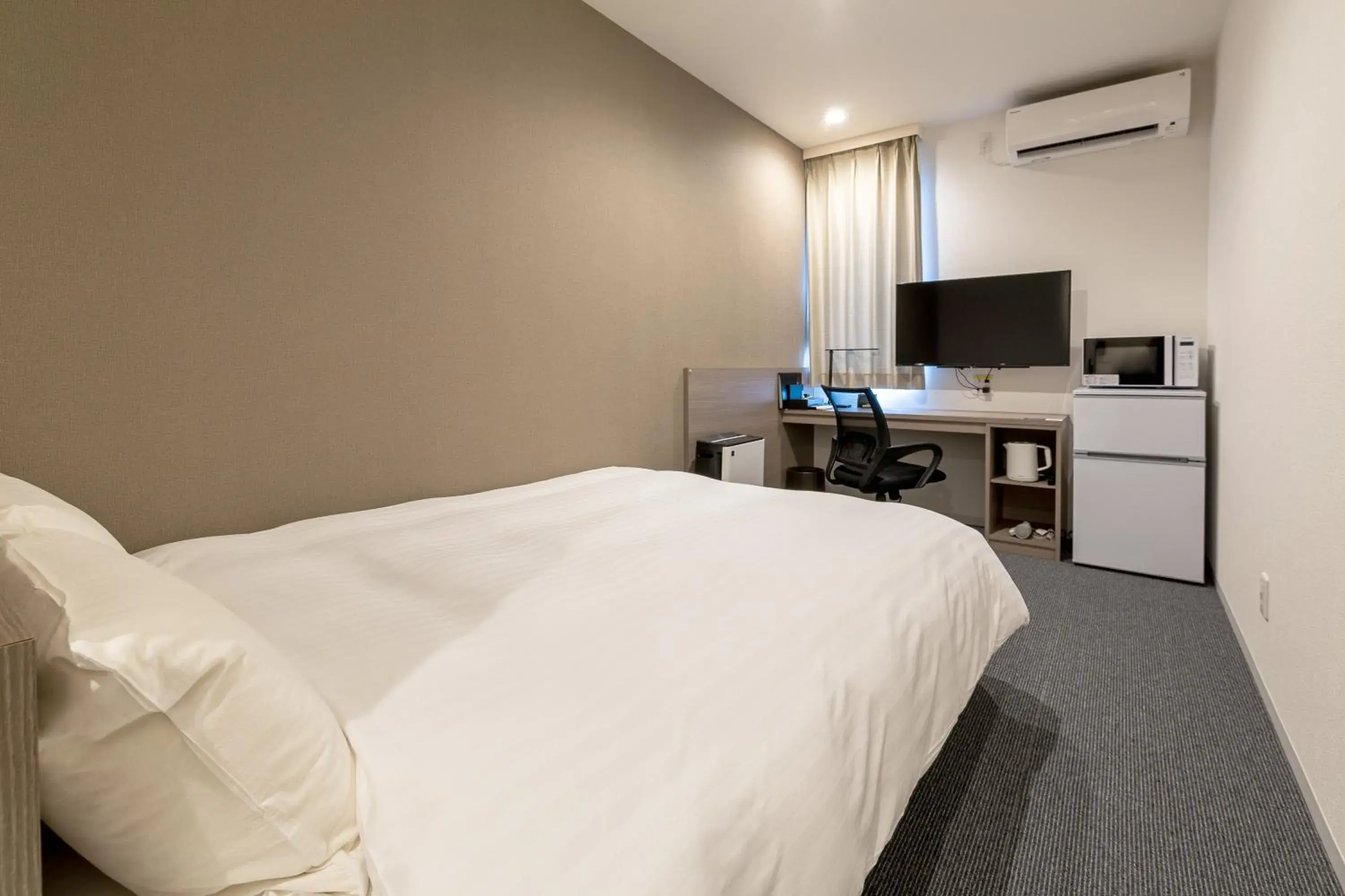 Photo of the whole room, Bed in HOTEL R9 The Yard Tarui Photo of the whole room, Bed in HOTEL R9 The Yard Tarui