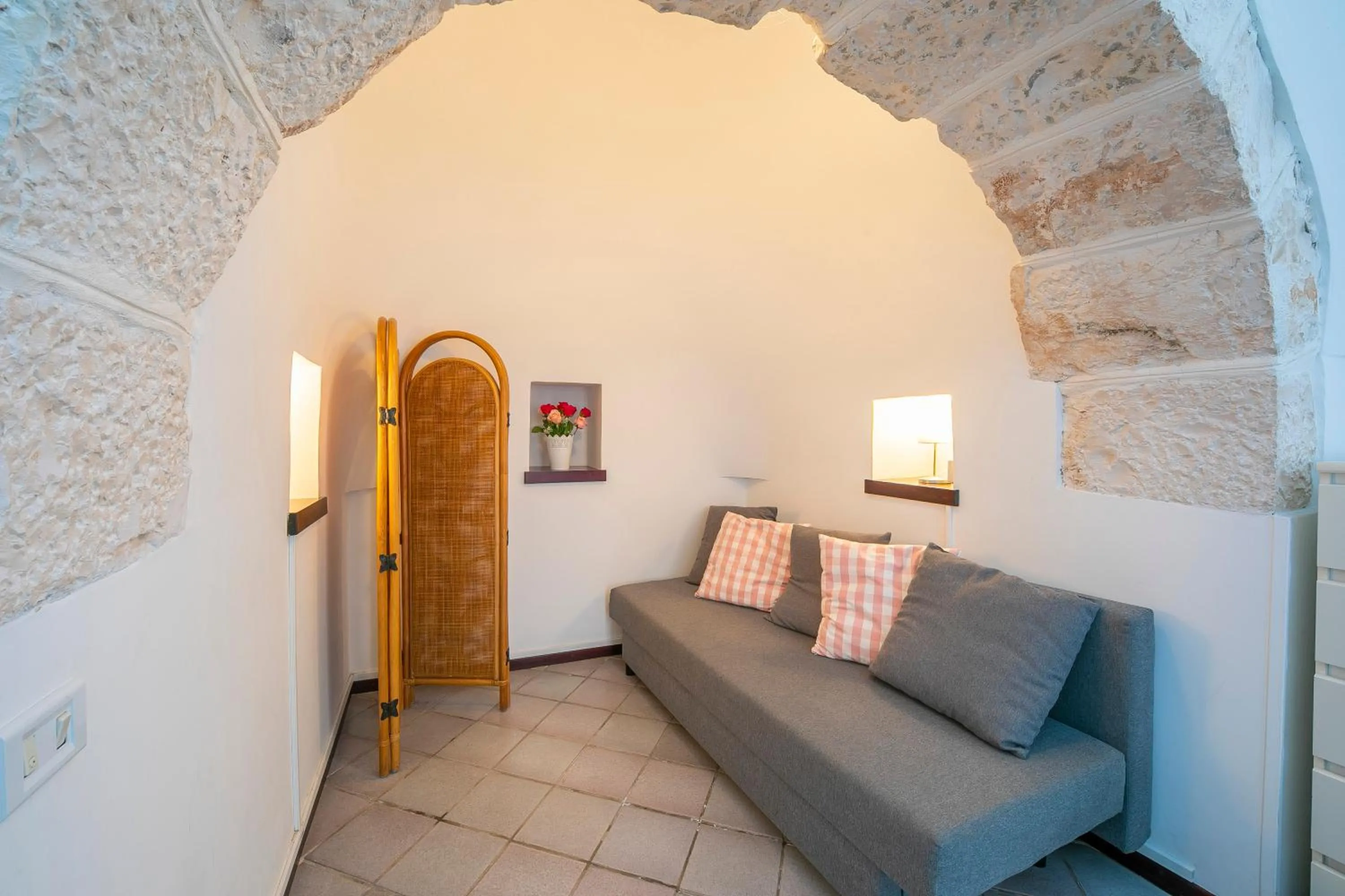 Living room in La Casa Sulla Roccia Trulli Pool - Happy Rentals