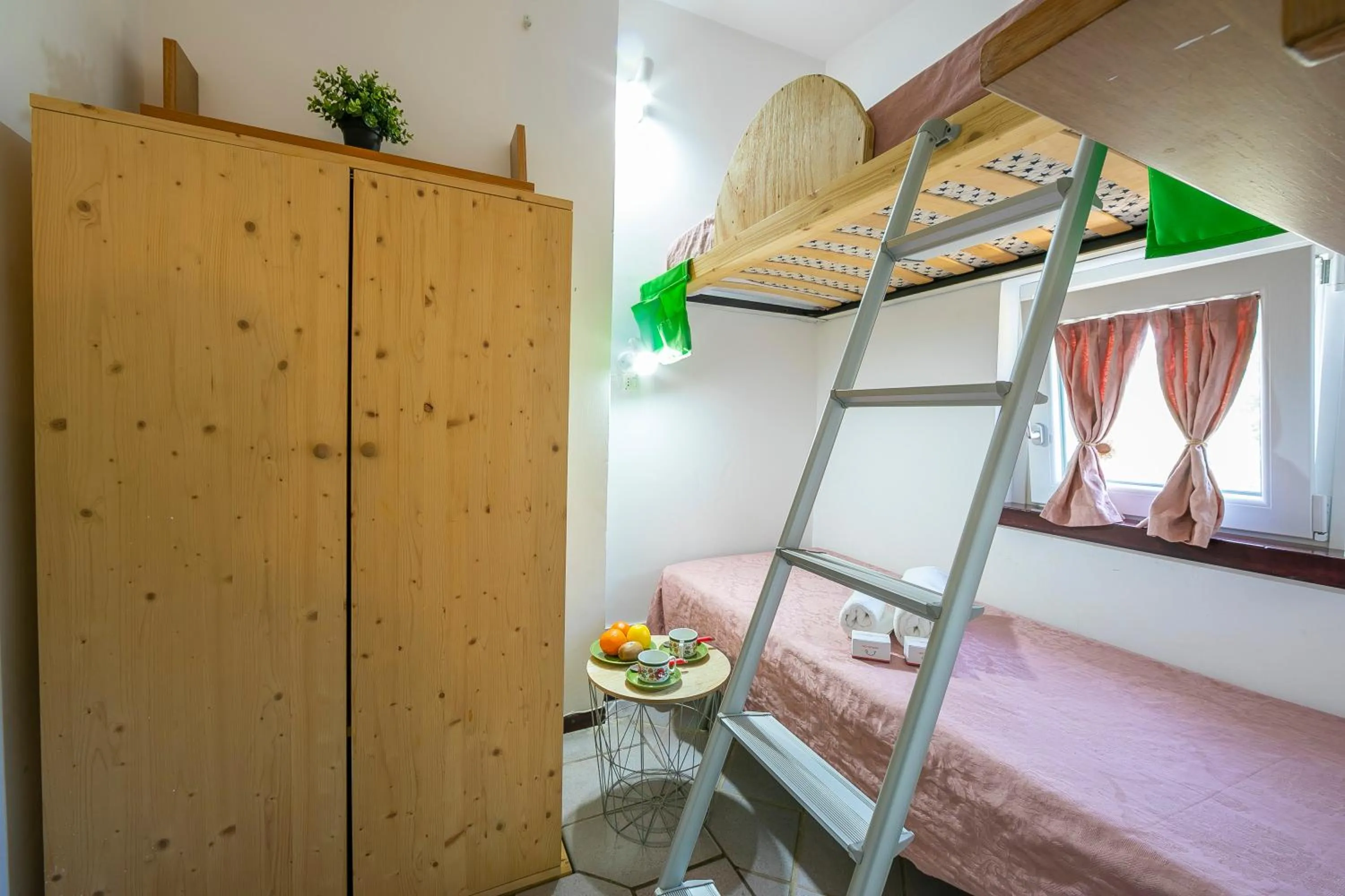 Bedroom, Bed in La Casa Sulla Roccia Trulli Pool - Happy Rentals