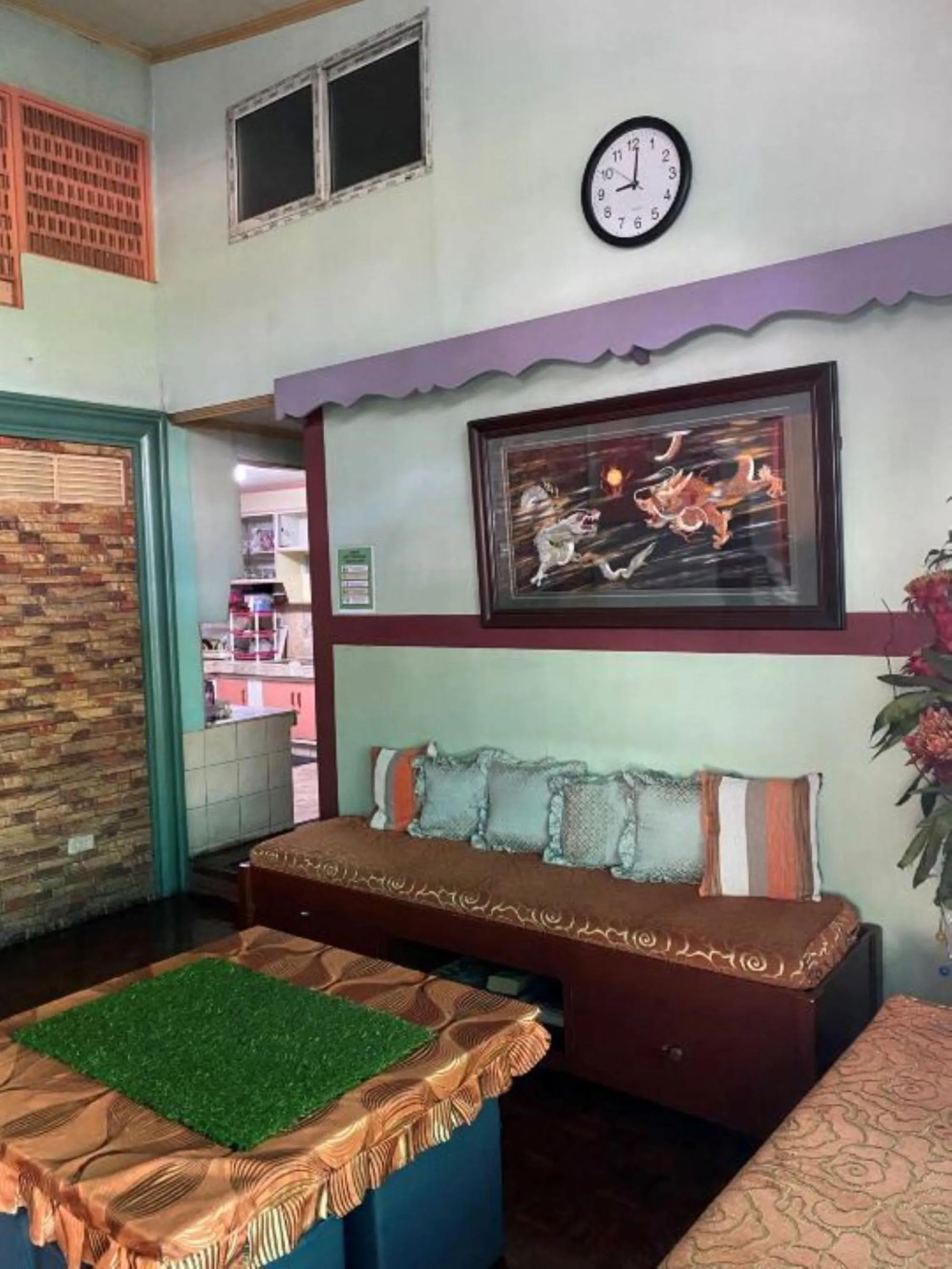 Seating area in RedDoorz Hostel at MRC Residences Baguio