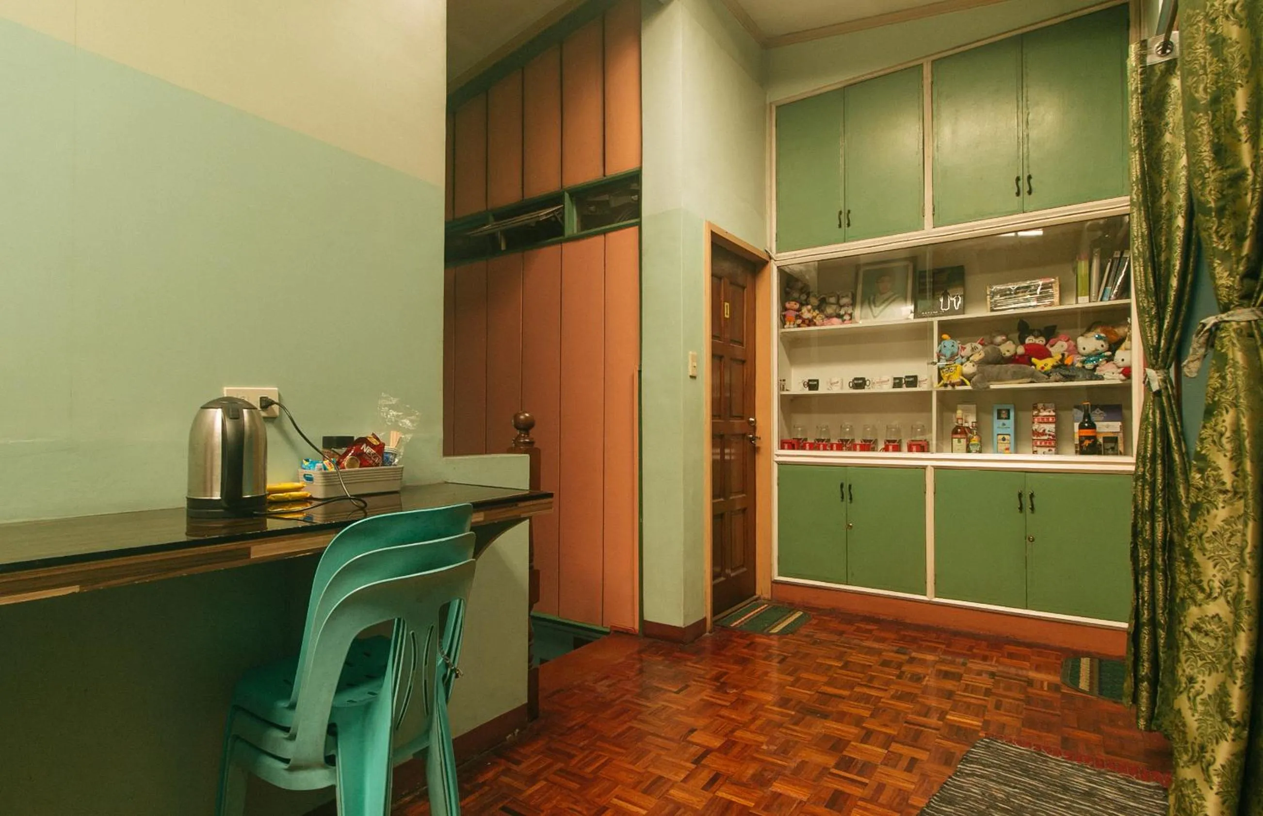 Kitchen or kitchenette in RedDoorz Hostel at MRC Residences Baguio