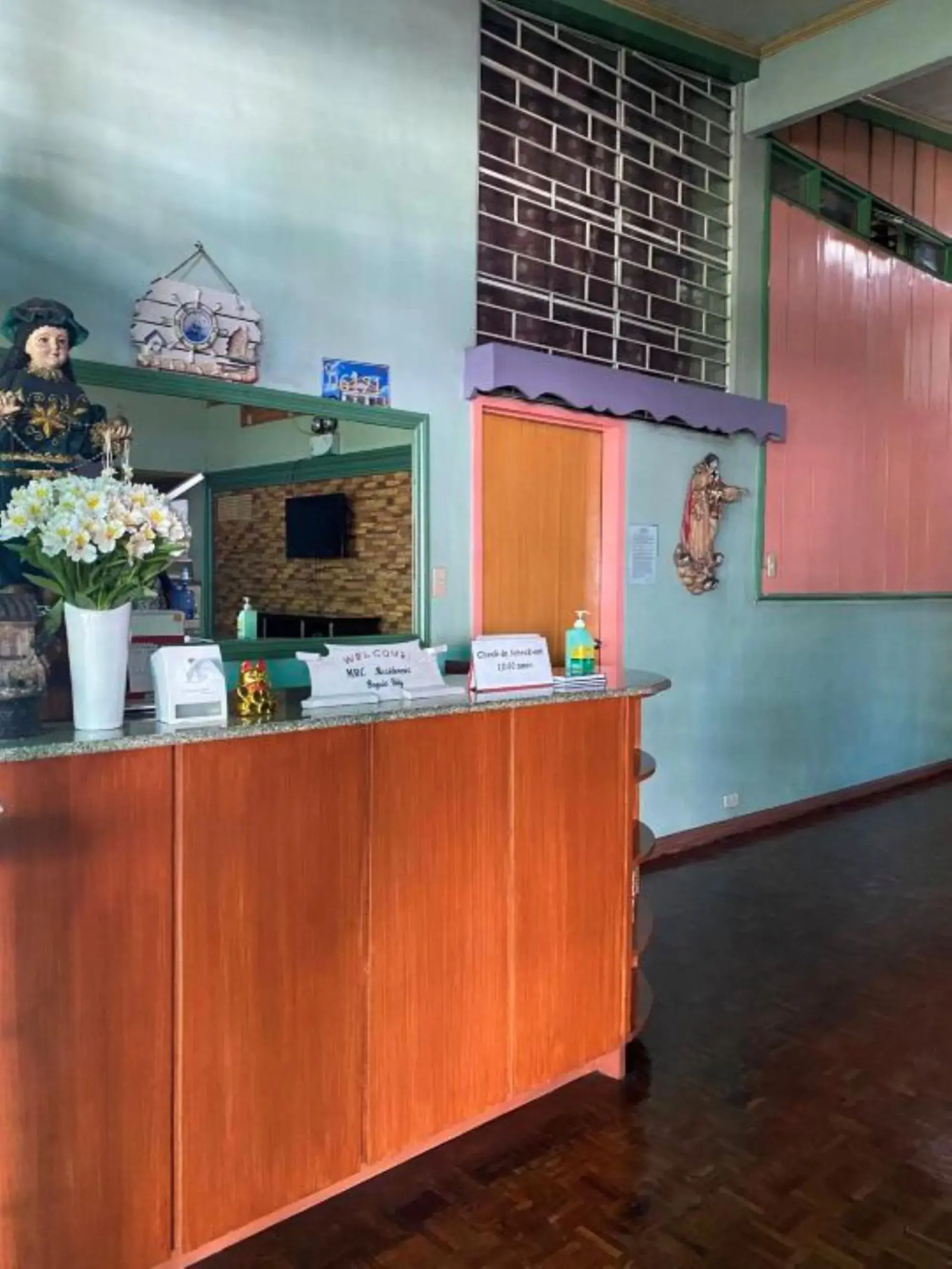 Lobby or reception in RedDoorz Hostel at MRC Residences Baguio Lobby or reception in RedDoorz Hostel at MRC Residences Baguio