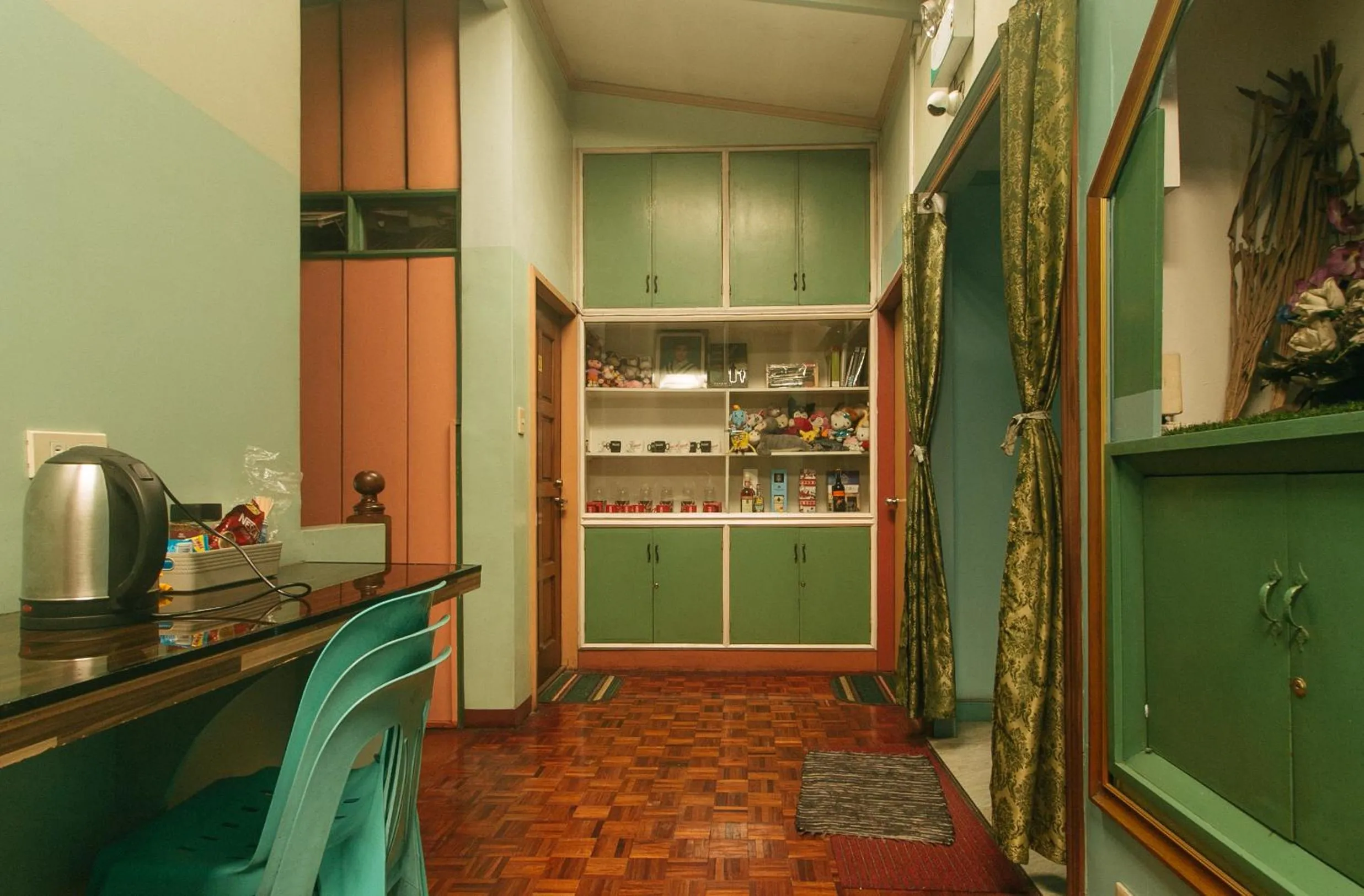Kitchen or kitchenette in RedDoorz Hostel at MRC Residences Baguio