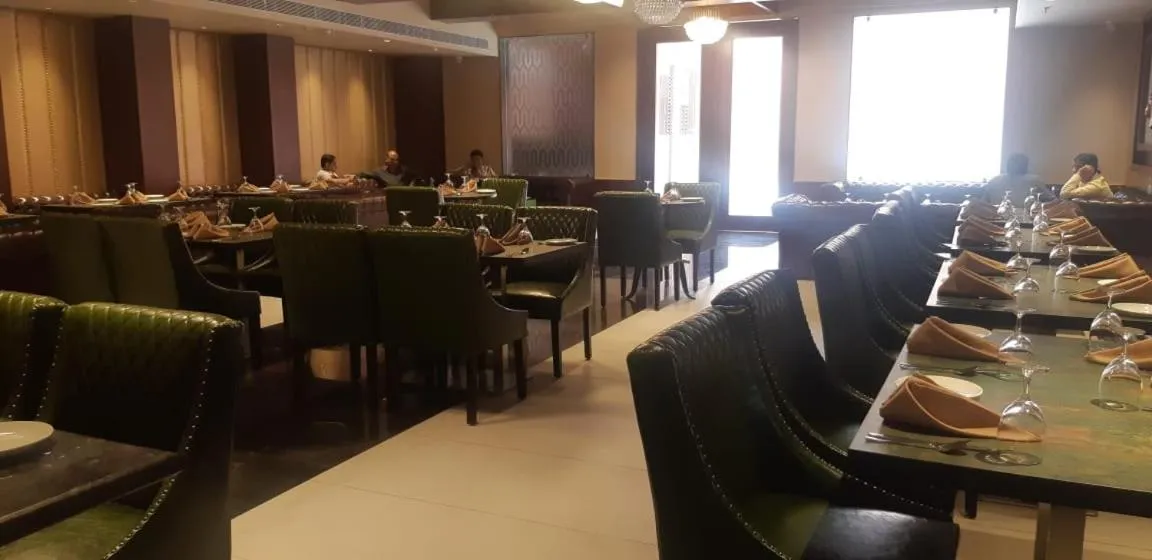 Restaurant/places to eat in Grand Geet Hotels