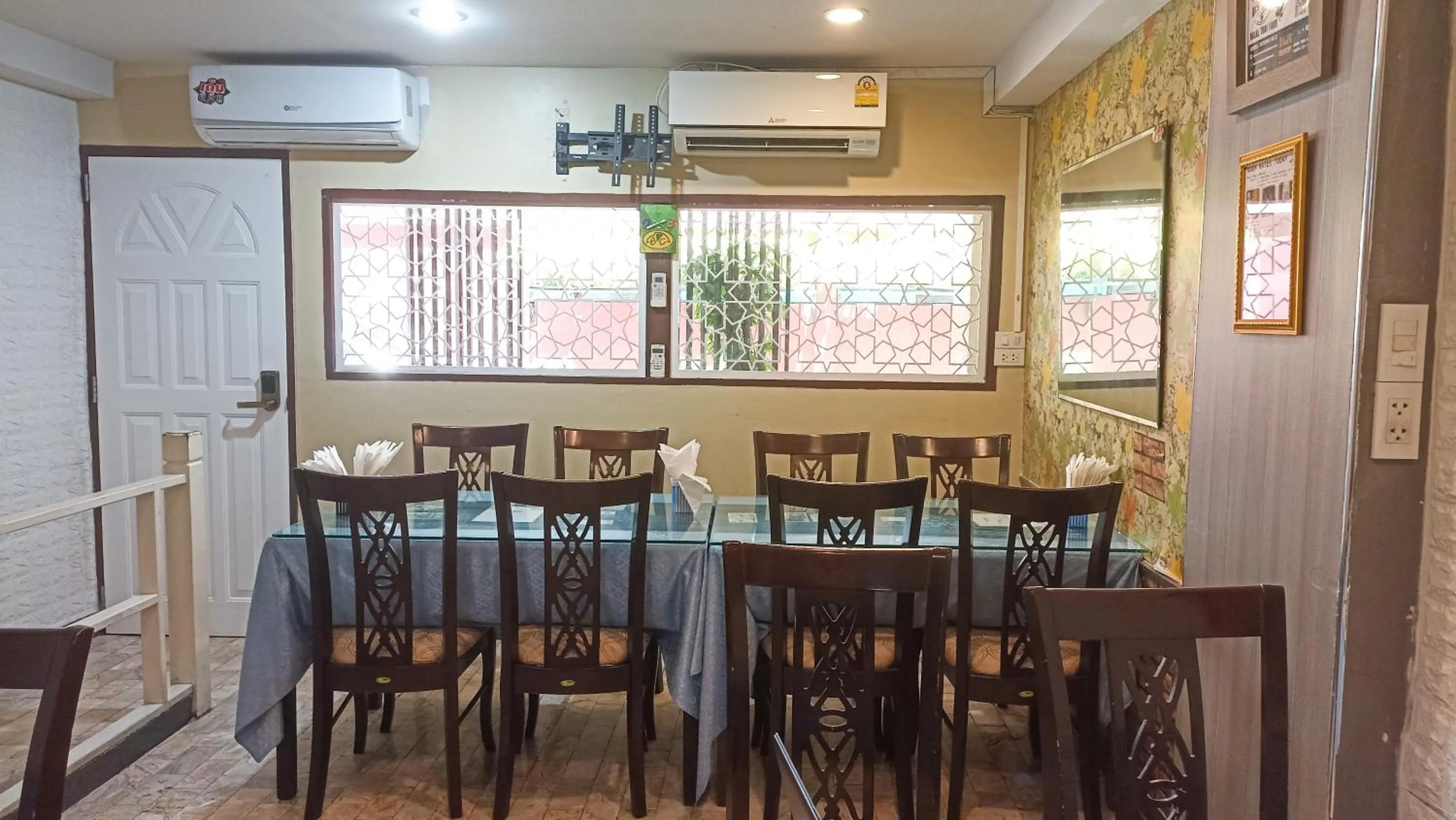 Restaurant/places to eat in Usman Halal Home