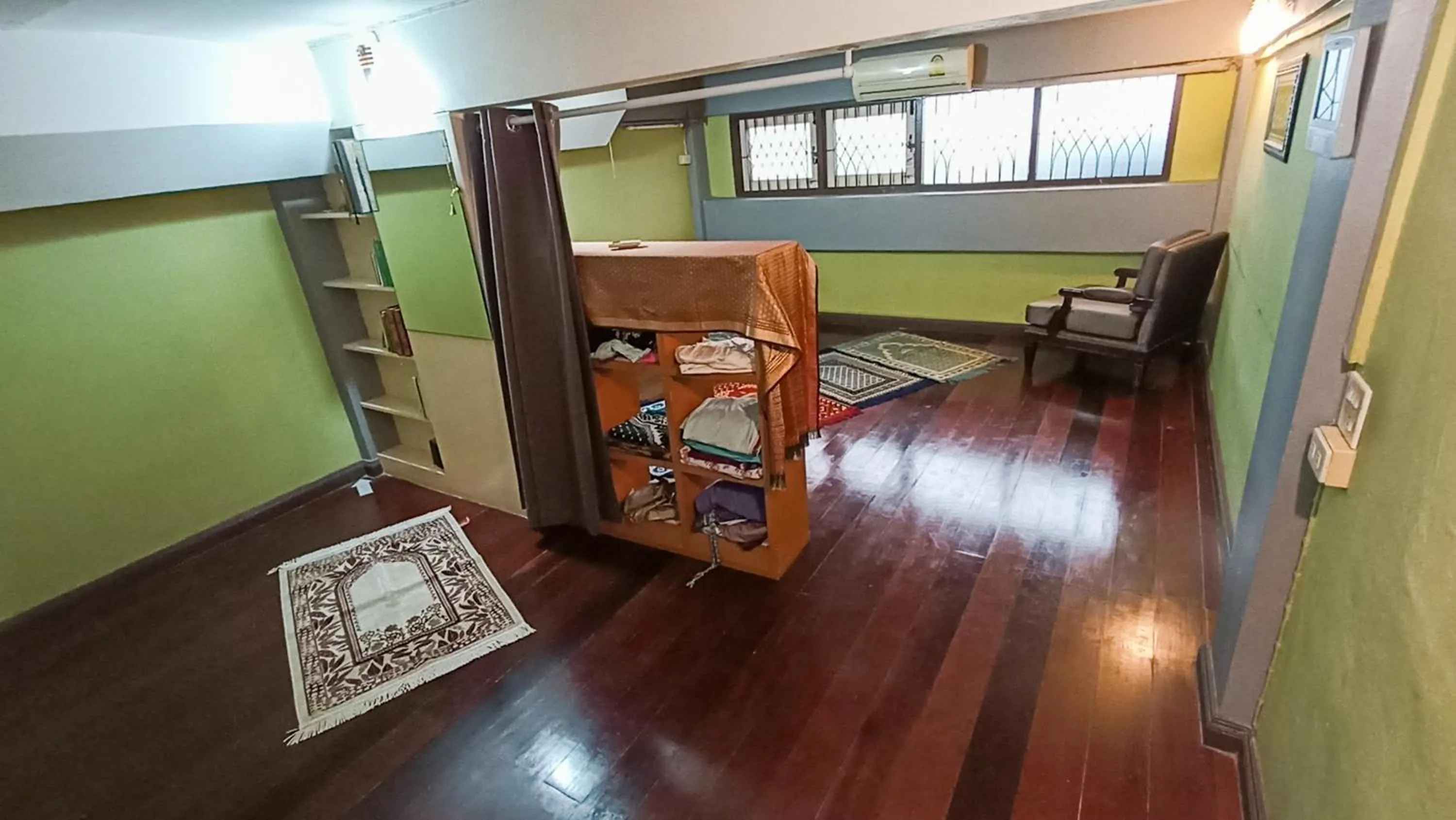 Property building, Bed in Usman Halal Home