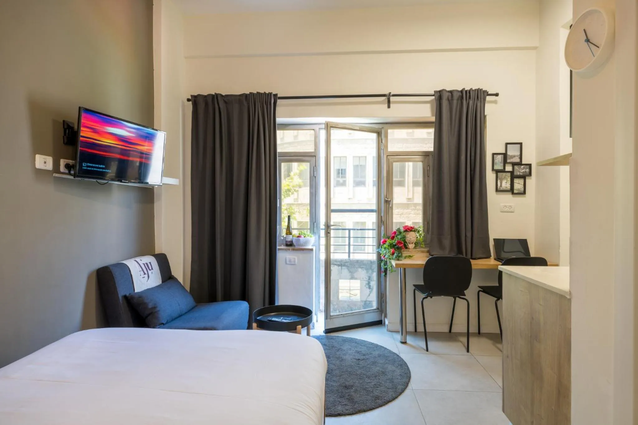 Bed in Aju Ben Yehuda 23