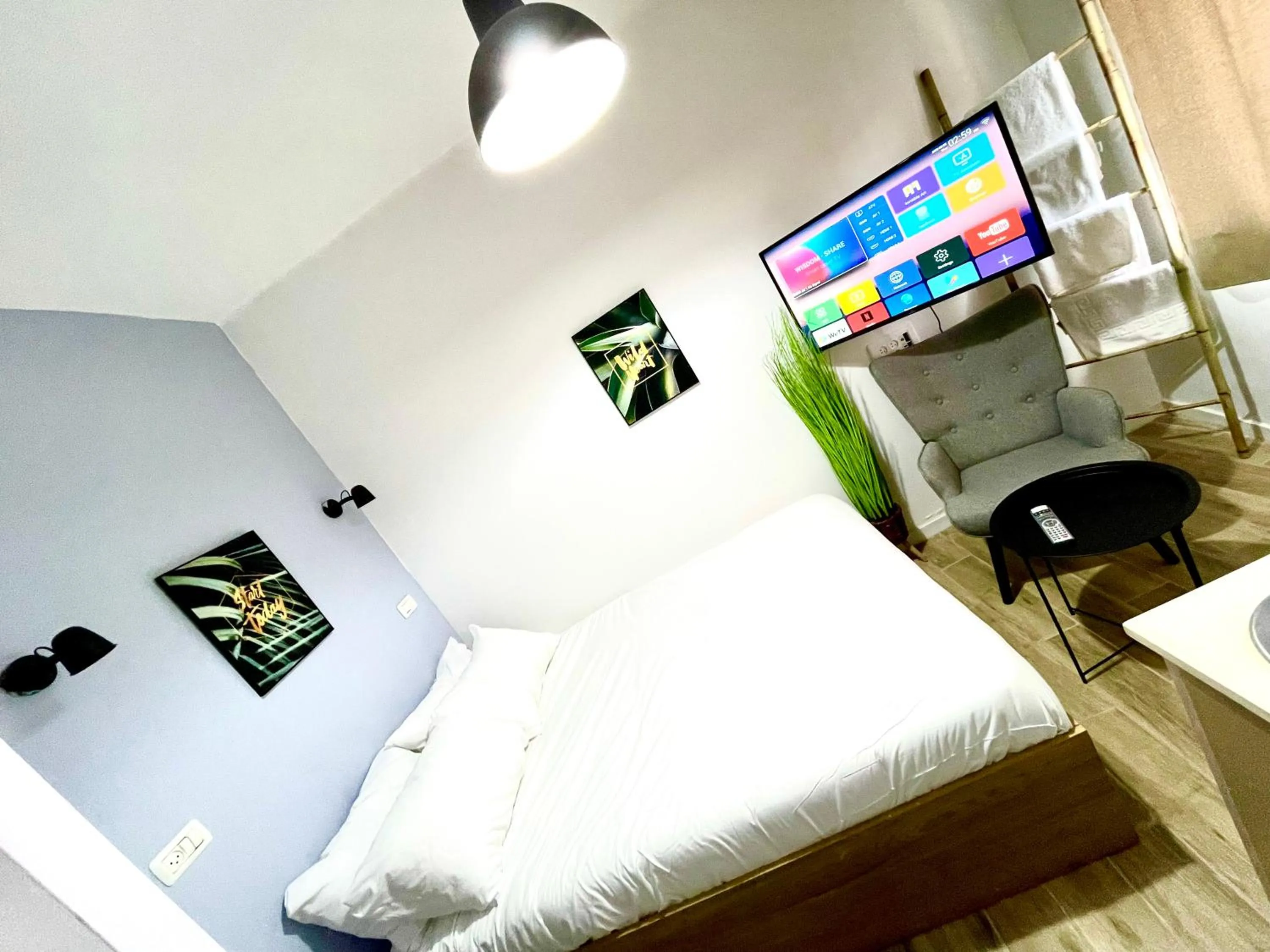 Photo of the whole room, Bed in Aju Ben Yehuda 23