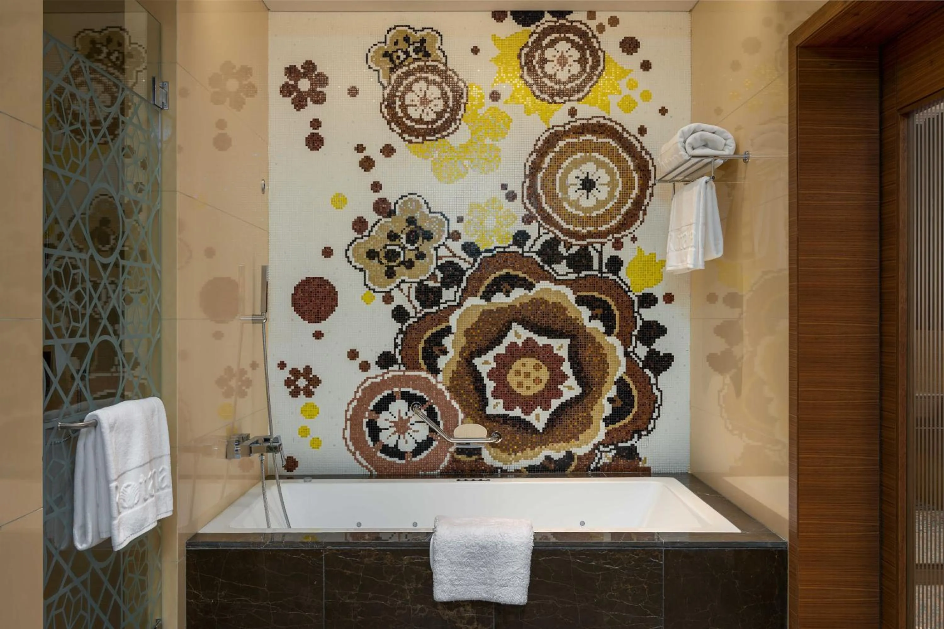 Bath in Slemani Rotana