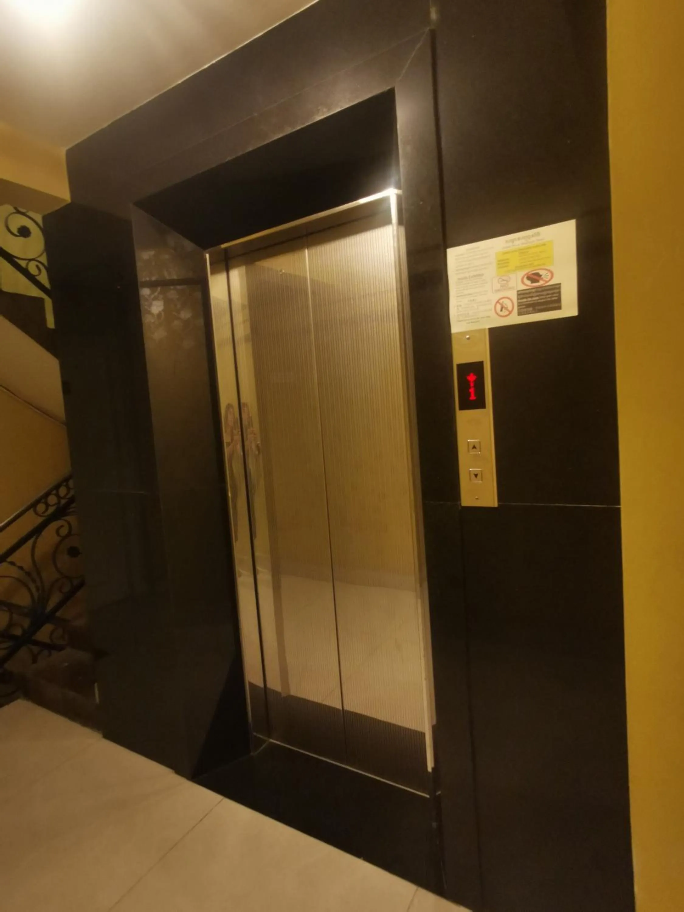 elevator in Sovanphum Riverside