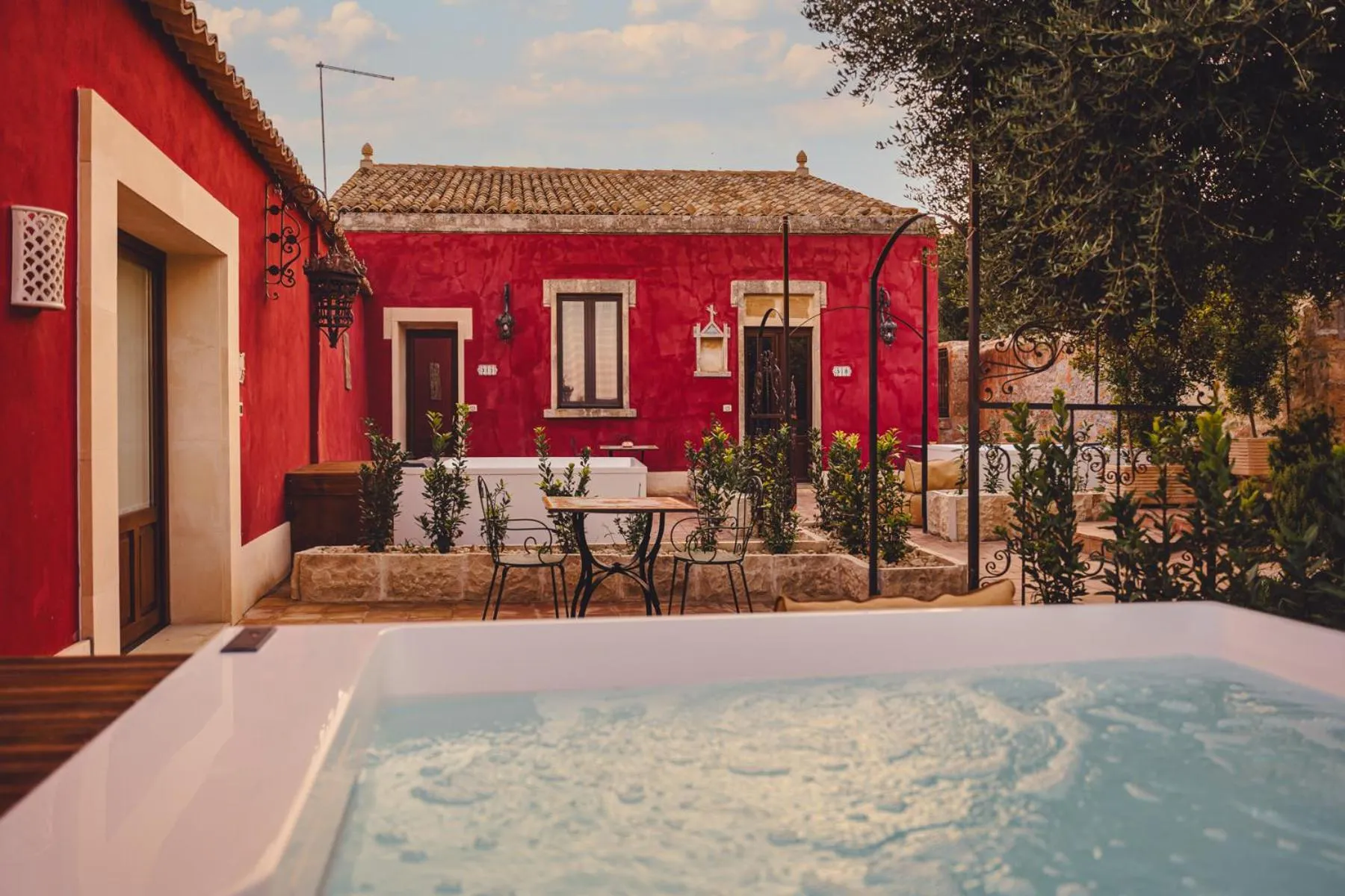 Hot Tub in Hotel Villa Giulia