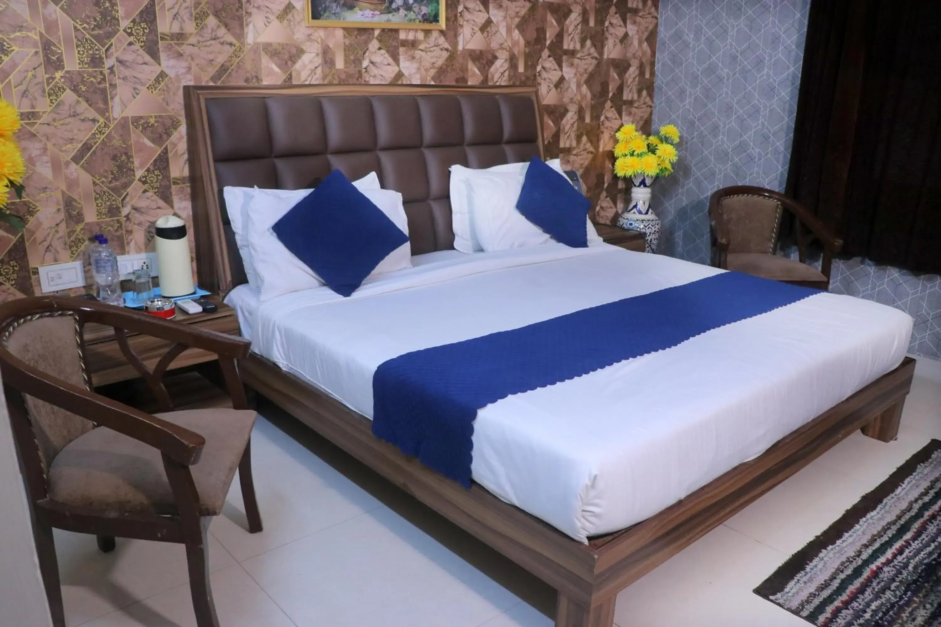 Bedroom, Bed in Hotel Panache 500 Mtrs From Shri Krishna Janma bhumi Teample Bedroom, Bed in Hotel Panache 500 Mtrs From Shri Krishna Janma bhumi Teample