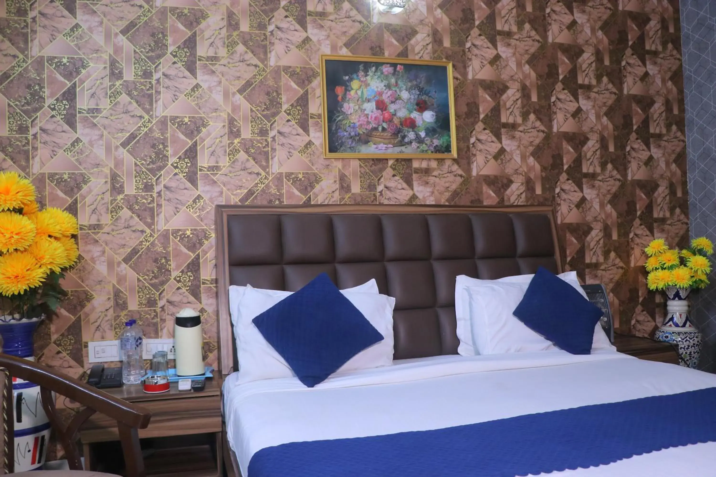 Bedroom, Bed in Hotel Panache 500 Mtrs From Shri Krishna Janma bhumi Teample Bedroom, Bed in Hotel Panache 500 Mtrs From Shri Krishna Janma bhumi Teample