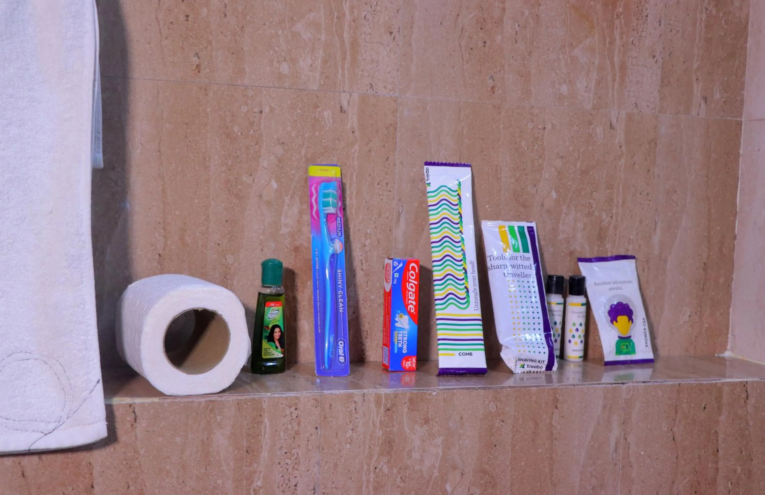 Bathroom in Hotel Panache 500 Mtrs From Shri Krishna Janma bhumi Teample