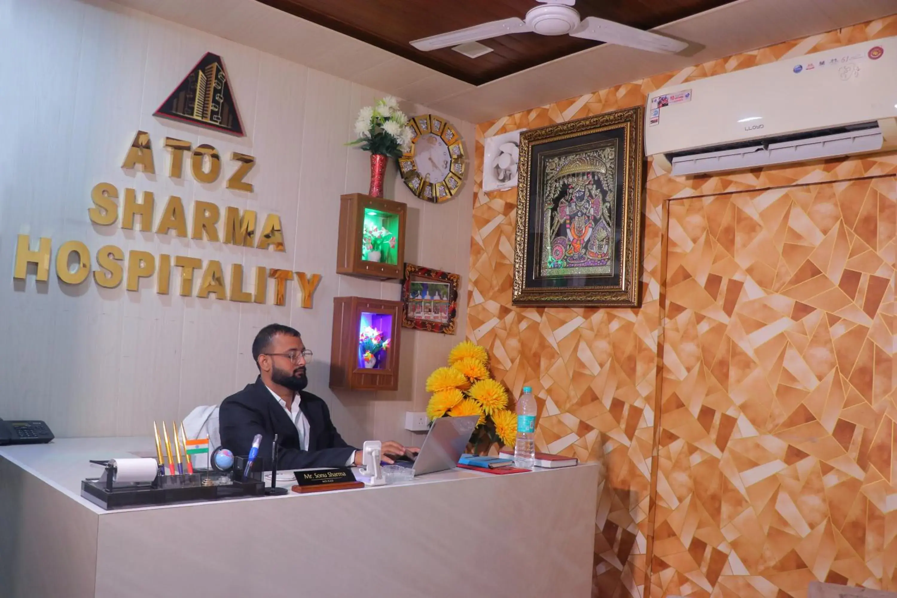 Property building in Hotel Panache 500 Mtrs From Shri Krishna Janma bhumi Teample Property building in Hotel Panache 500 Mtrs From Shri Krishna Janma bhumi Teample