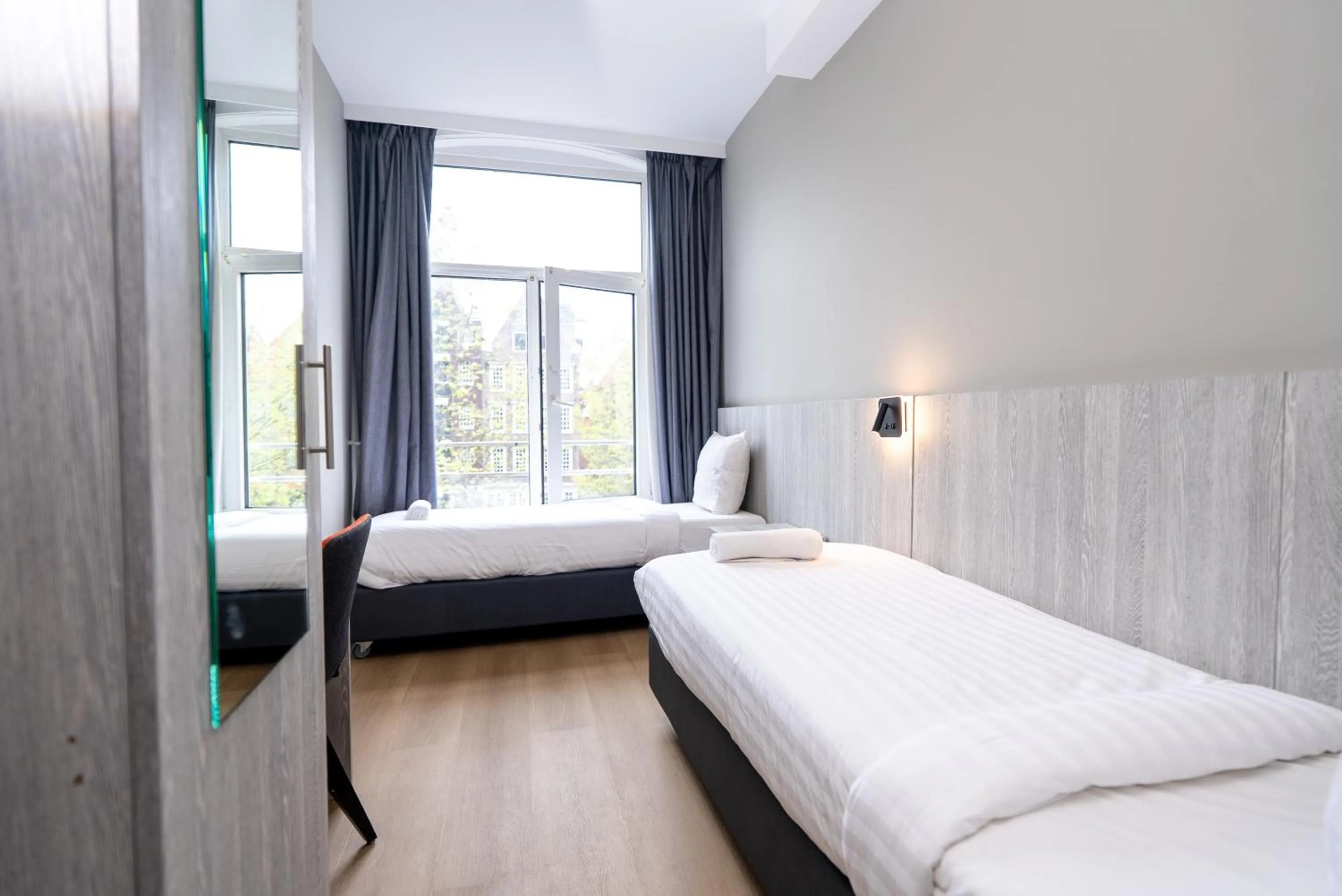 Bedroom, Bed in The Crown Hotel