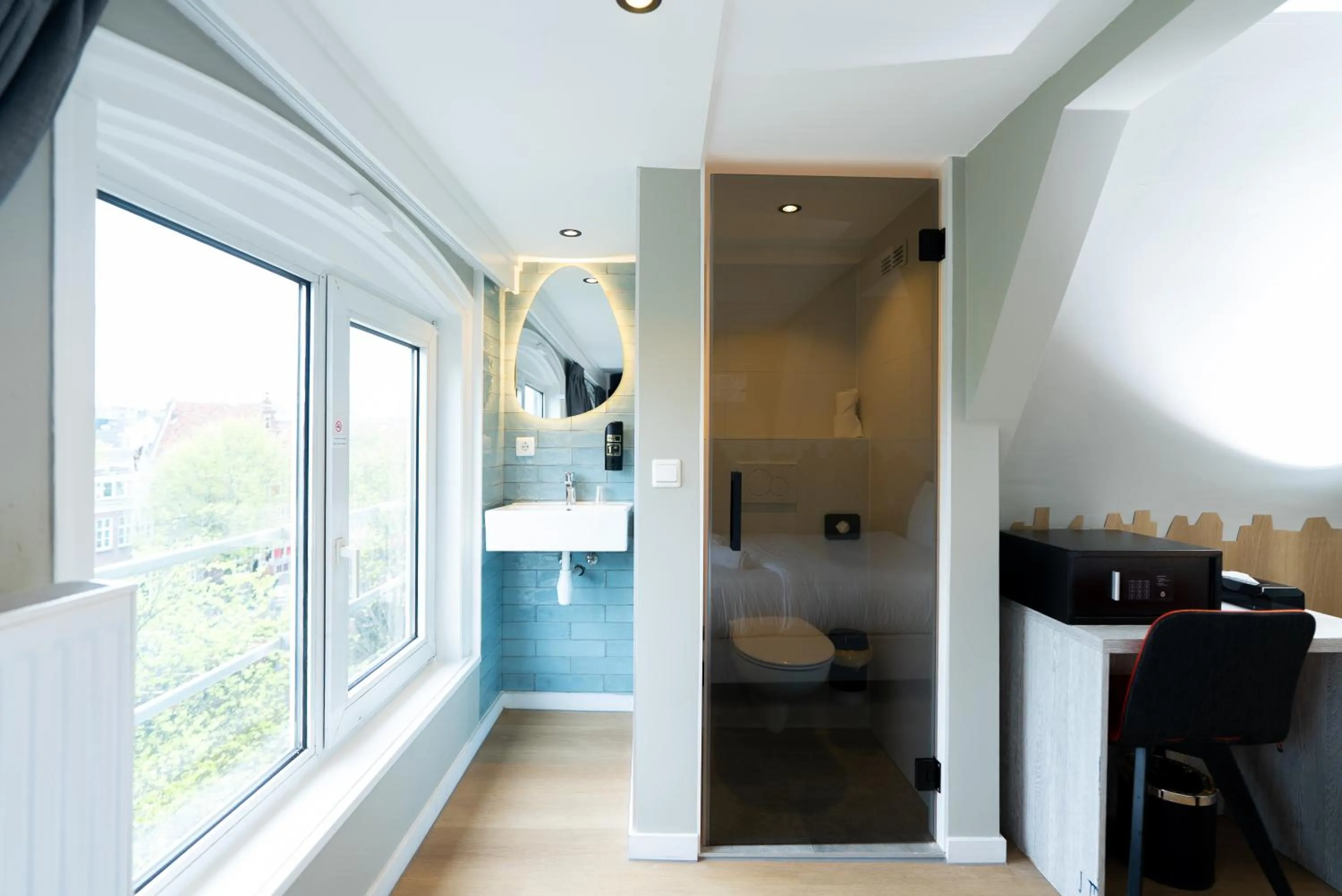 Bathroom in The Crown Hotel