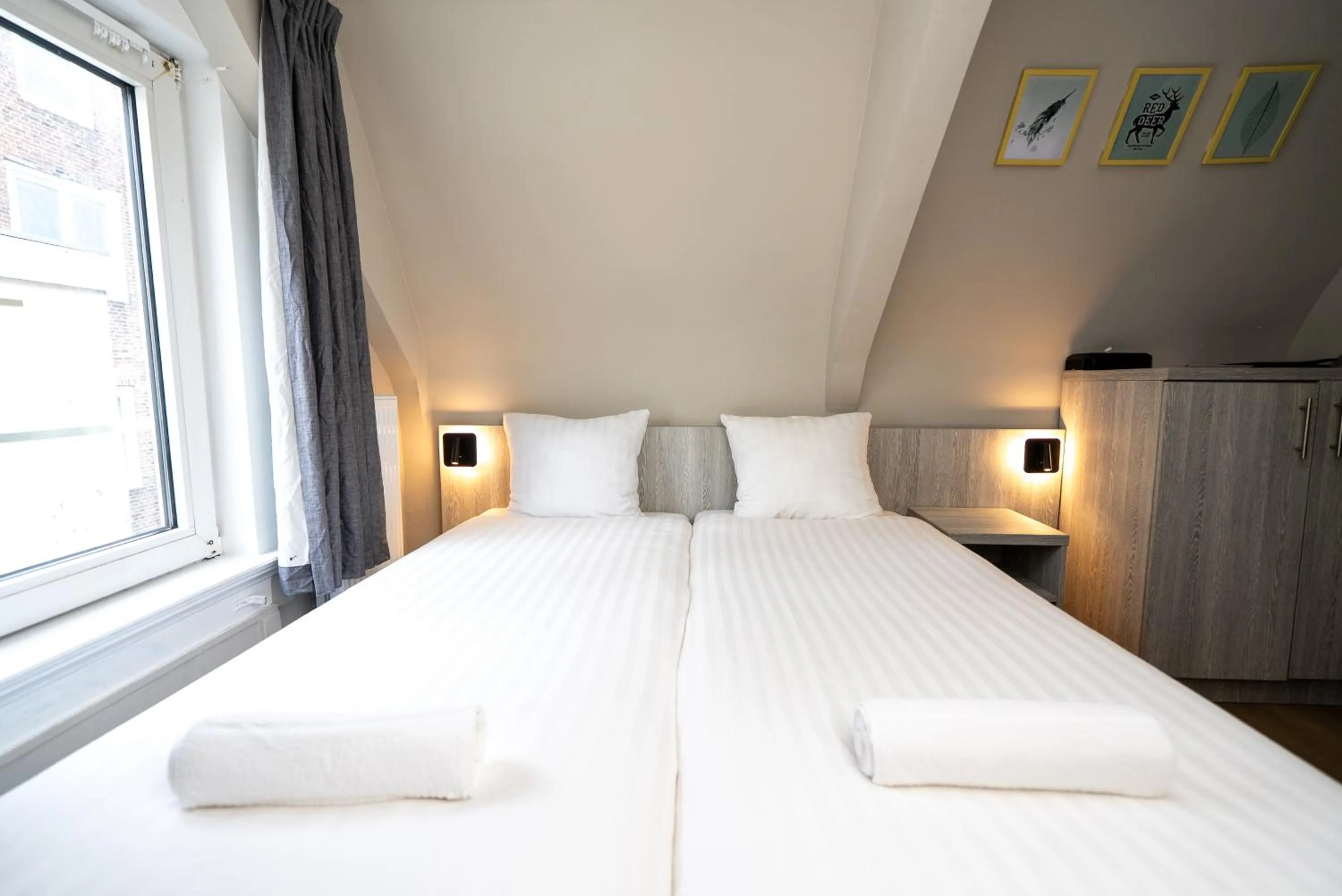 Bedroom, Bed in The Crown Hotel