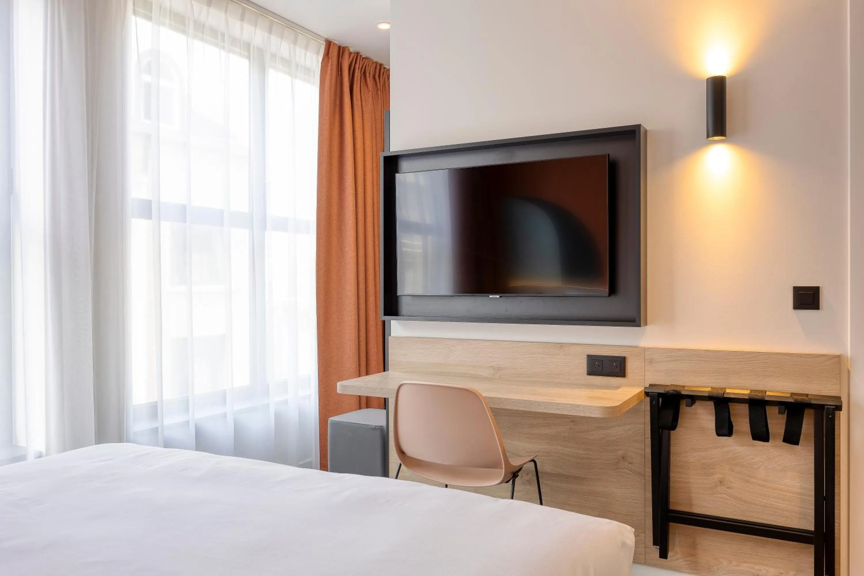 Photo of the whole room, Bed in B&B HOTEL Hasselt