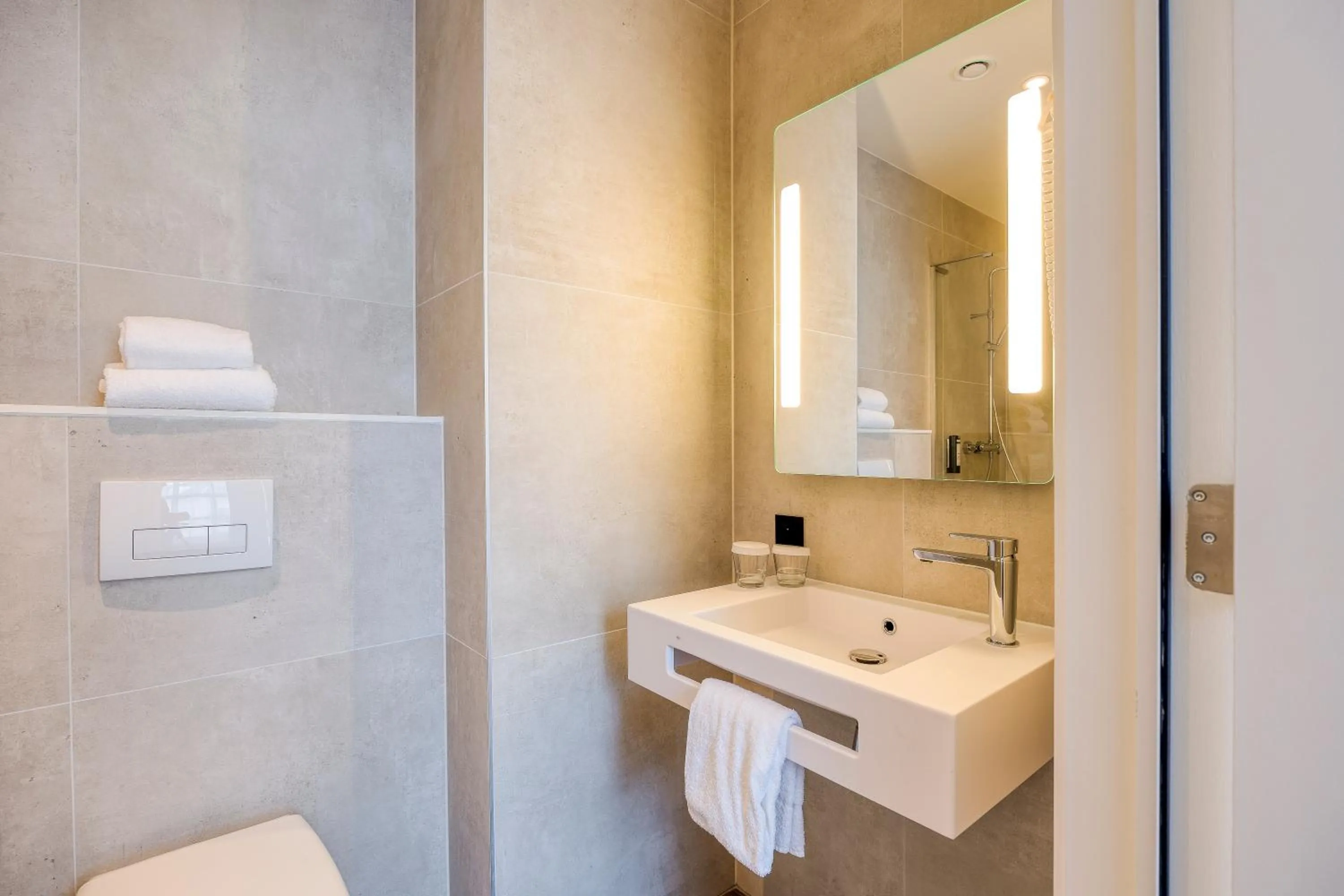 Bathroom in B&B HOTEL Hasselt