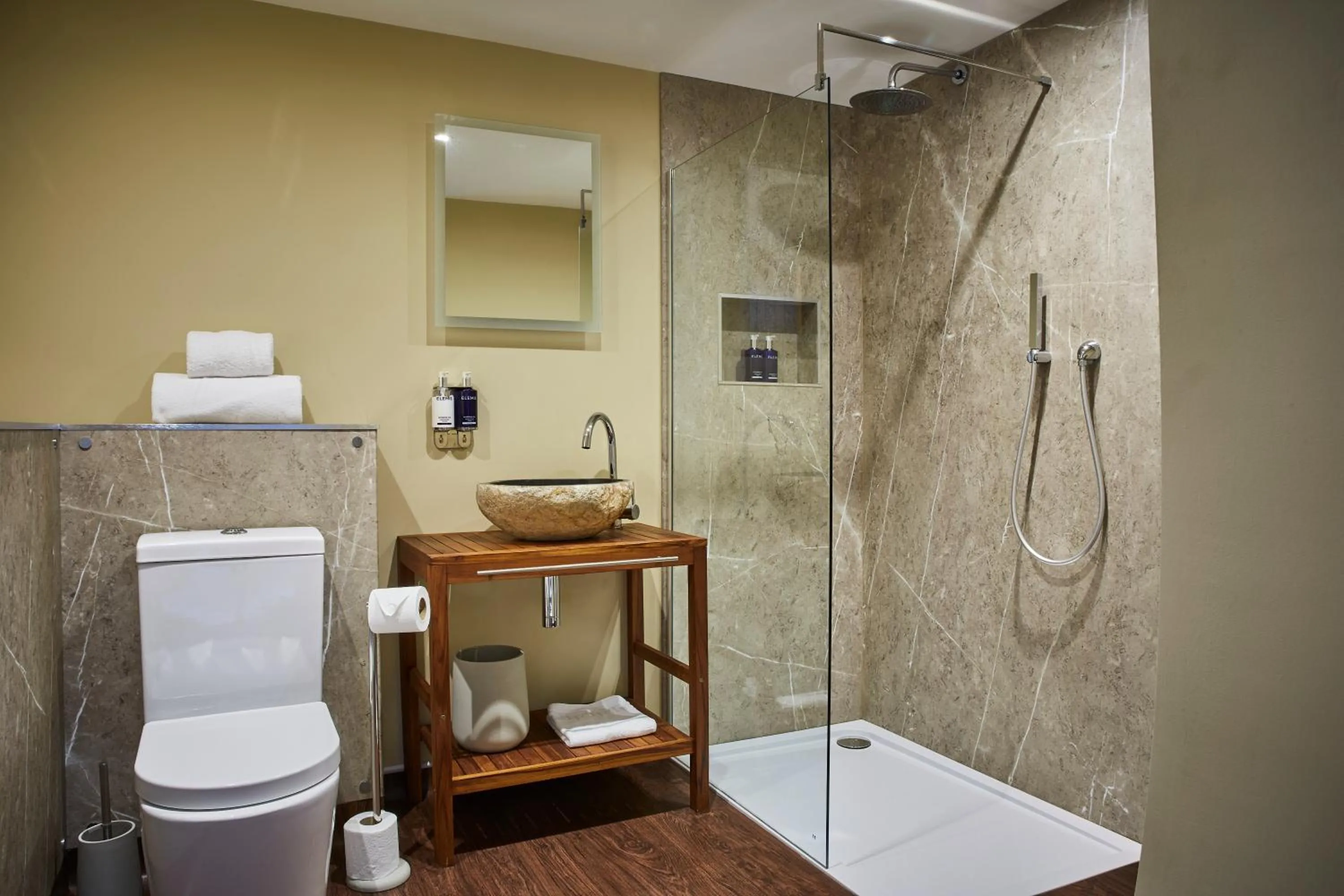 Suite with Balcony in the hammer and pincers