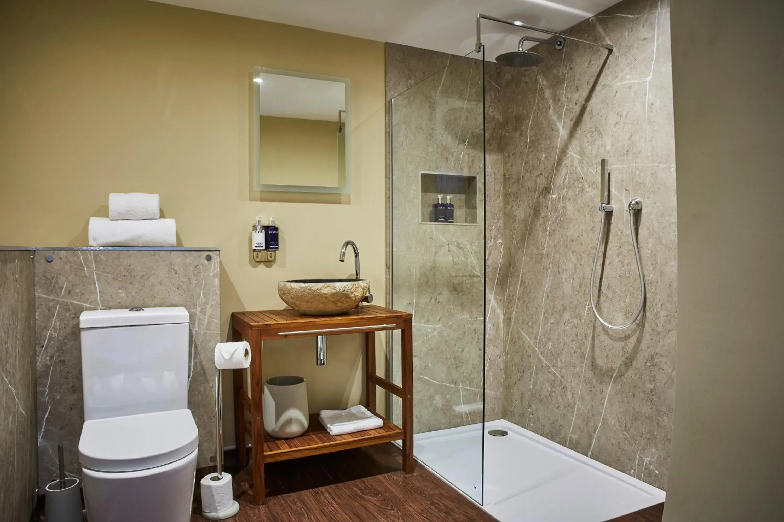 Suite with Balcony in the hammer and pincers Suite with Balcony in the hammer and pincers