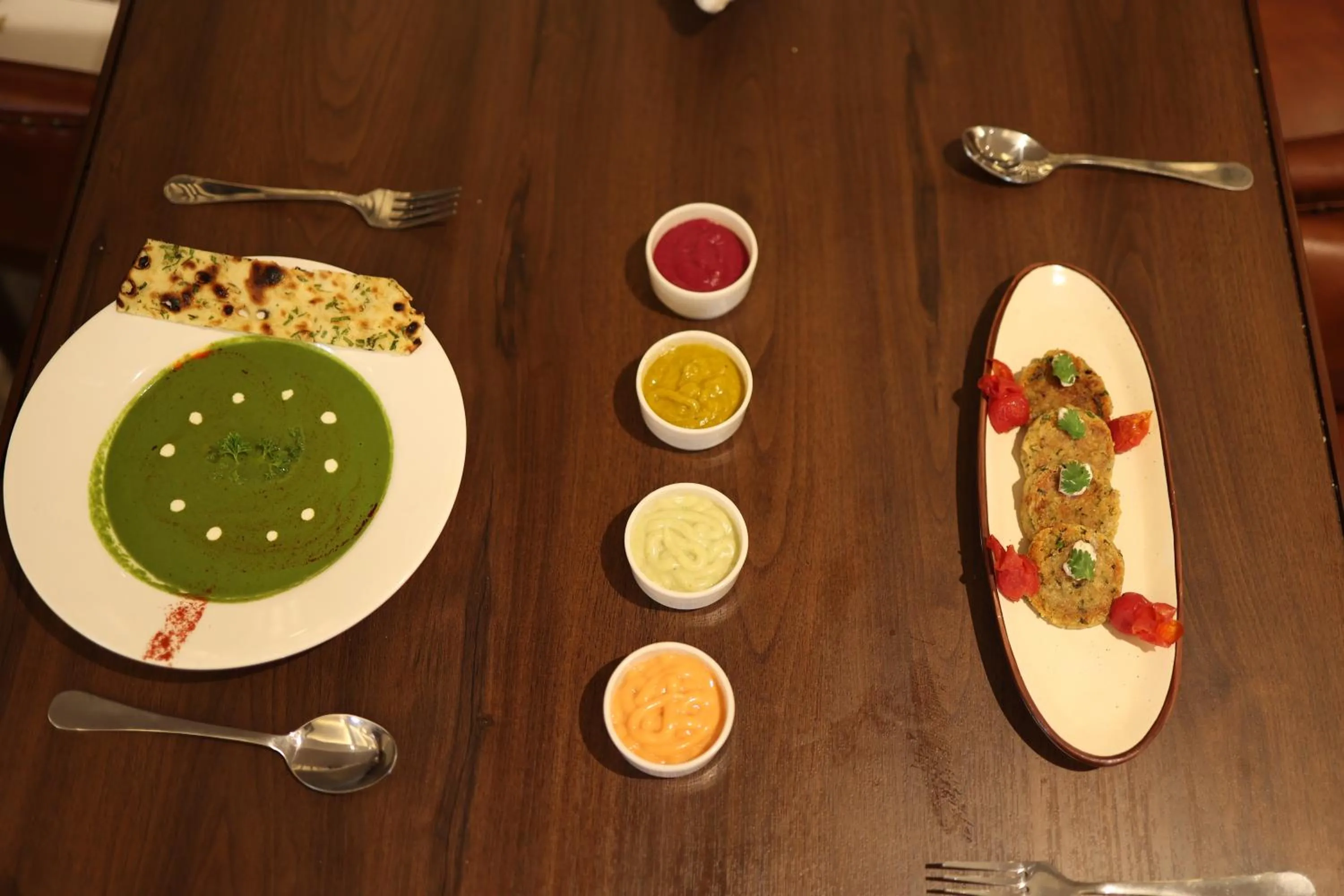 Restaurant/places to eat in Pride Hotel Bhopal