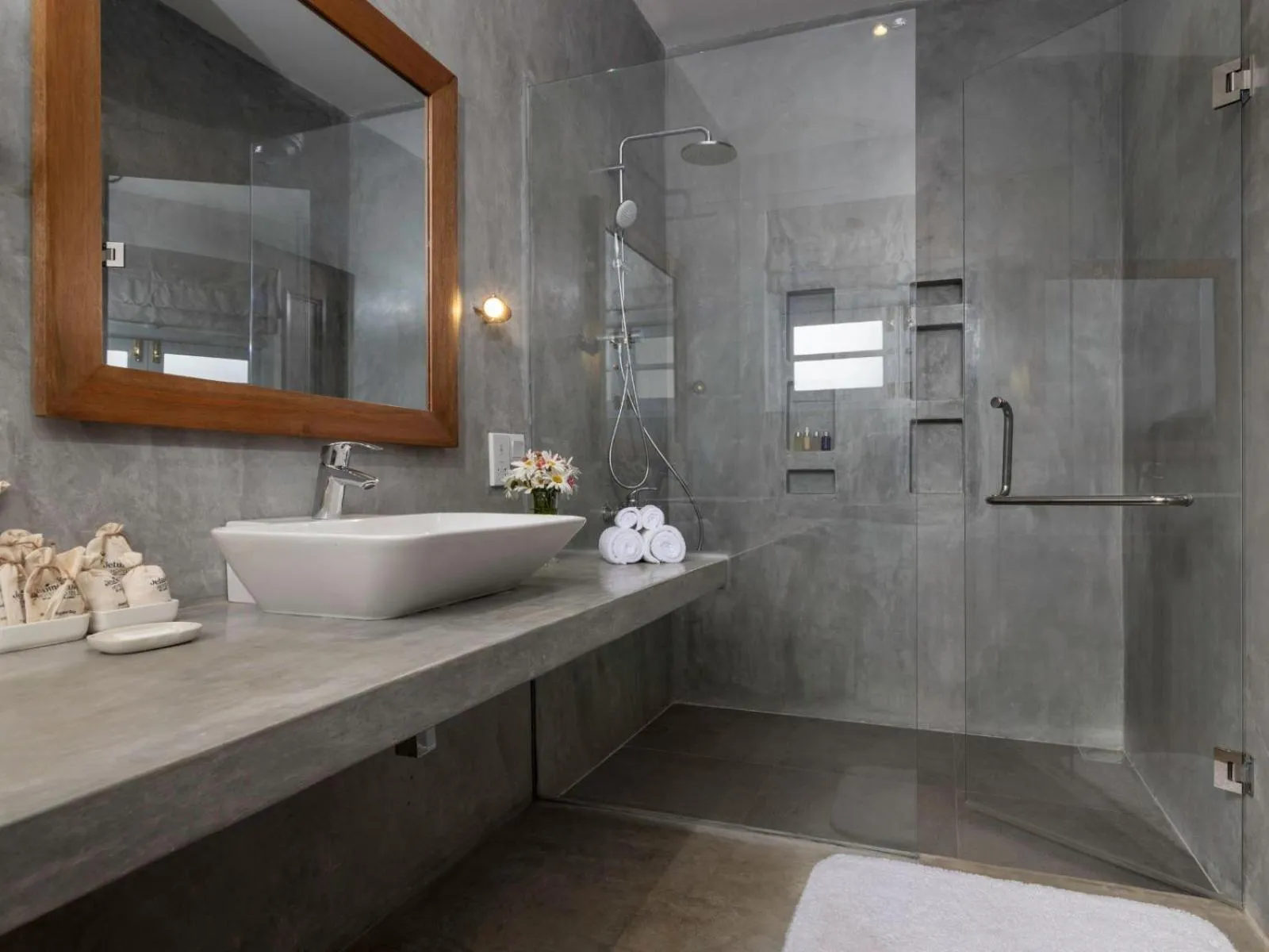 Bathroom in Jetwing Broomfield Bungalow