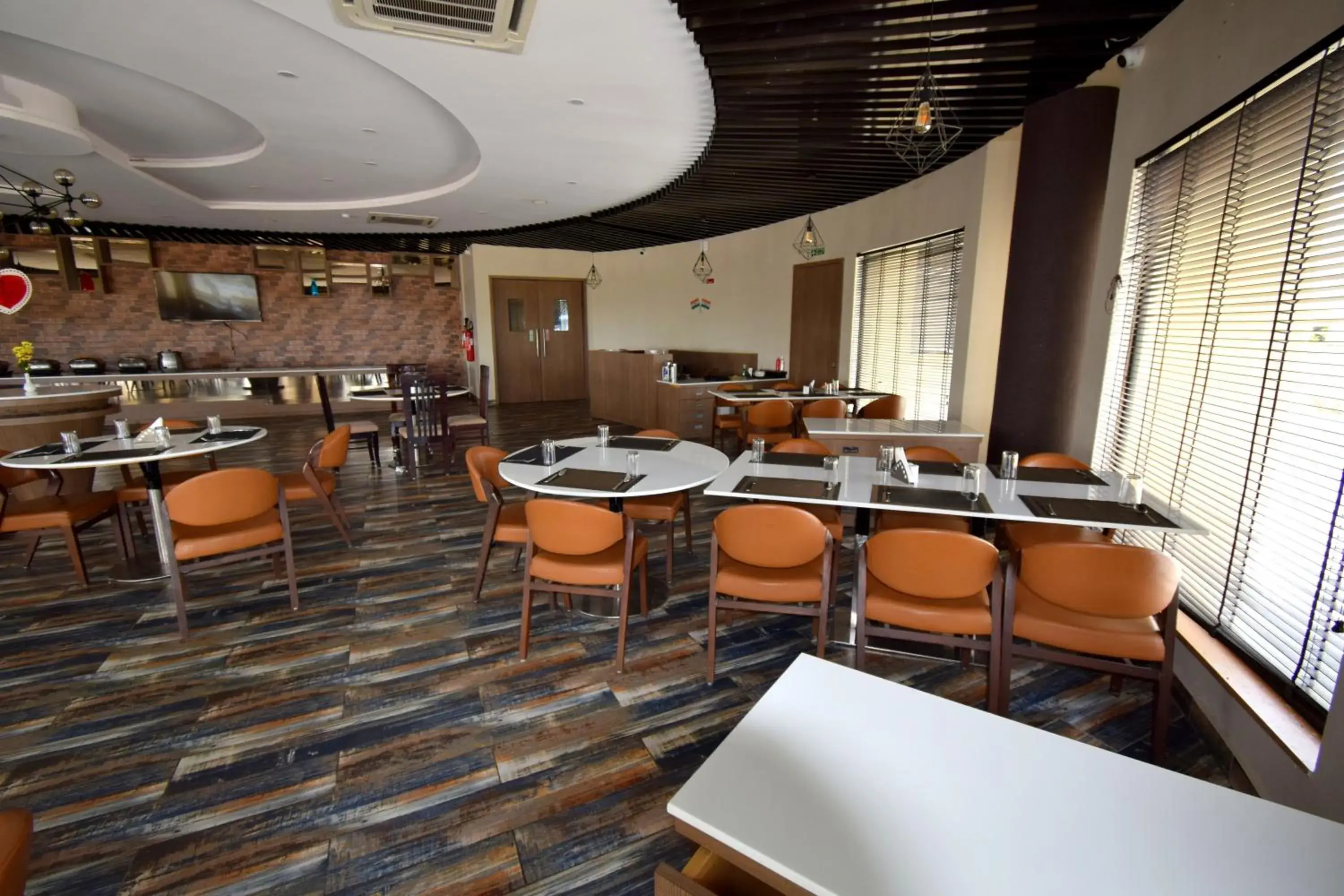 Restaurant/places to eat in The Sky Imperial Bapu's Resort Restaurant/places to eat in The Sky Imperial Bapu's Resort