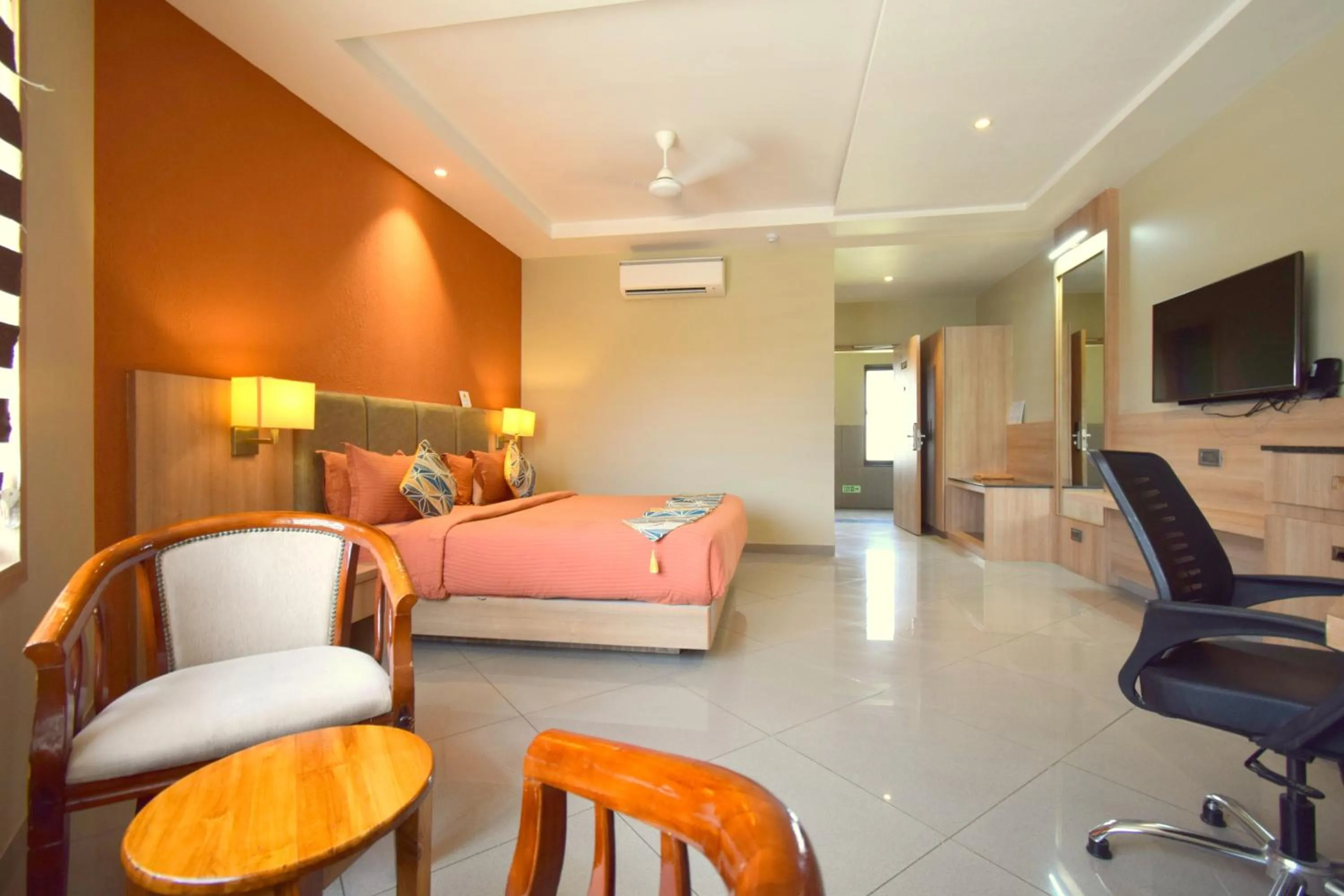 Communal lounge/ TV room in Bapu's Resort, Dwarka