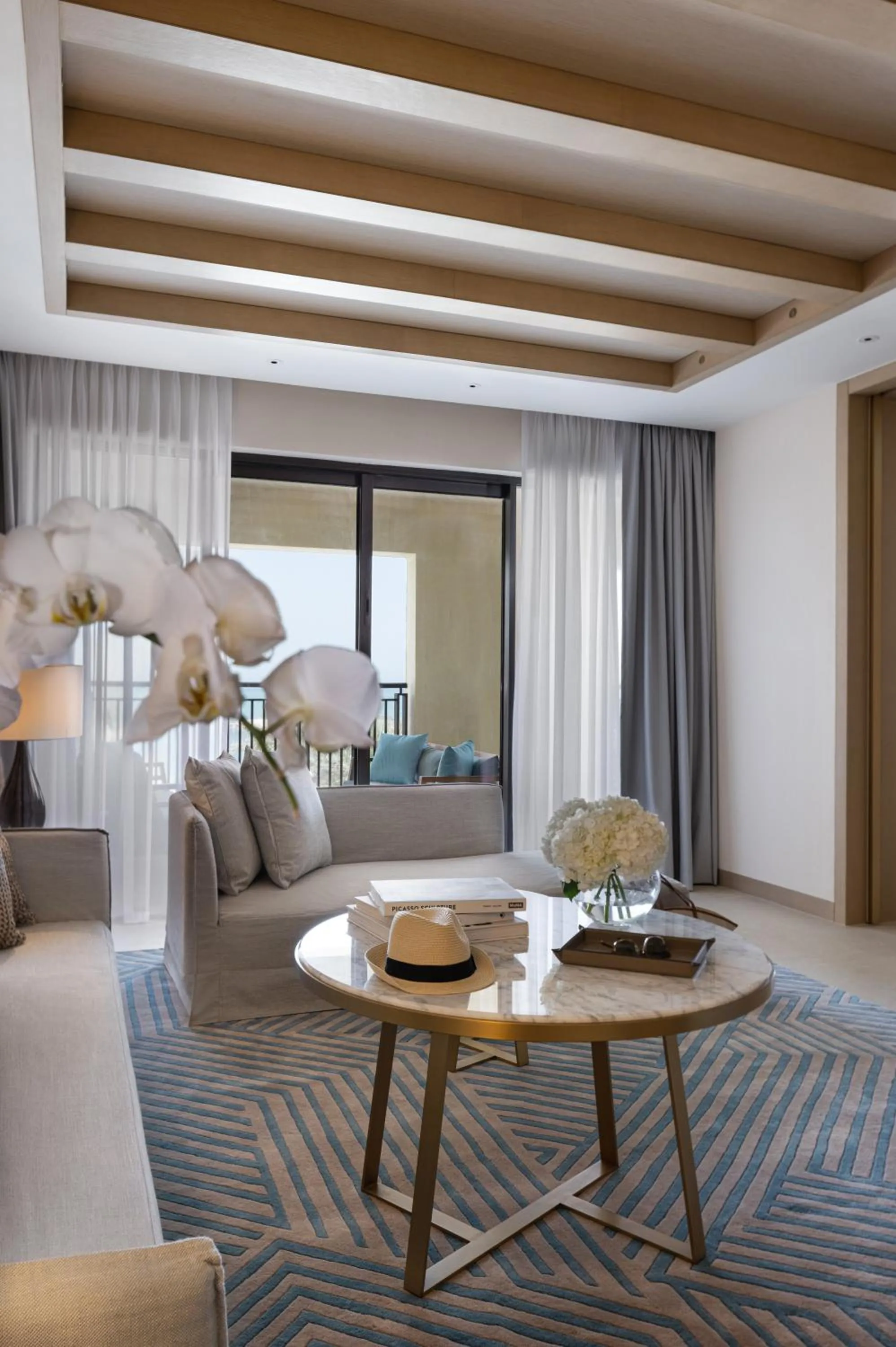 Living room, Bed in Jumeirah Gulf of Bahrain