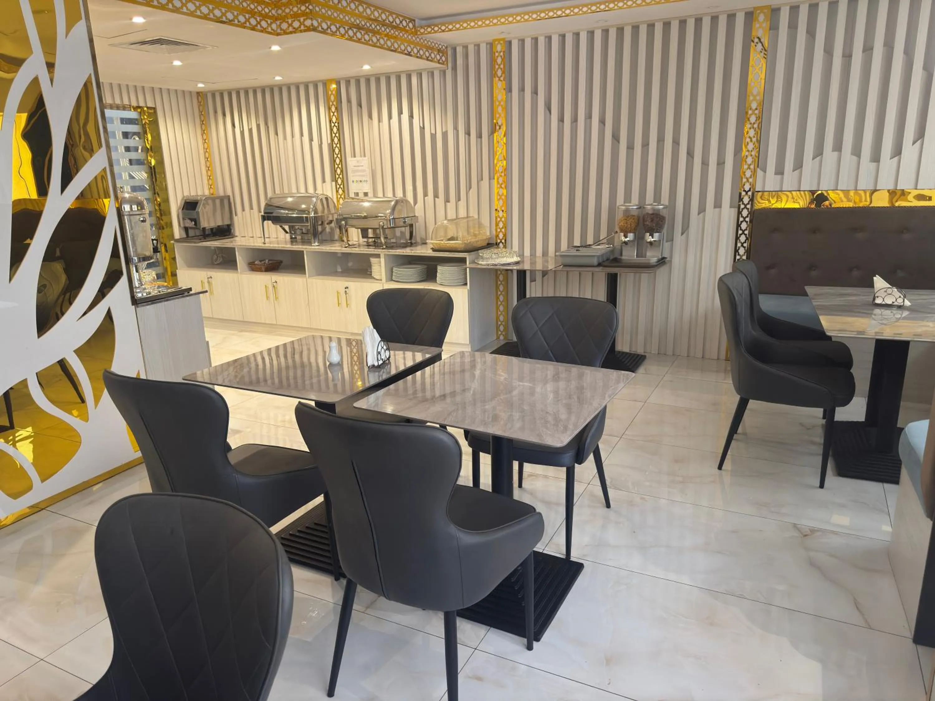 Restaurant/places to eat in Orchid Hotel Deira