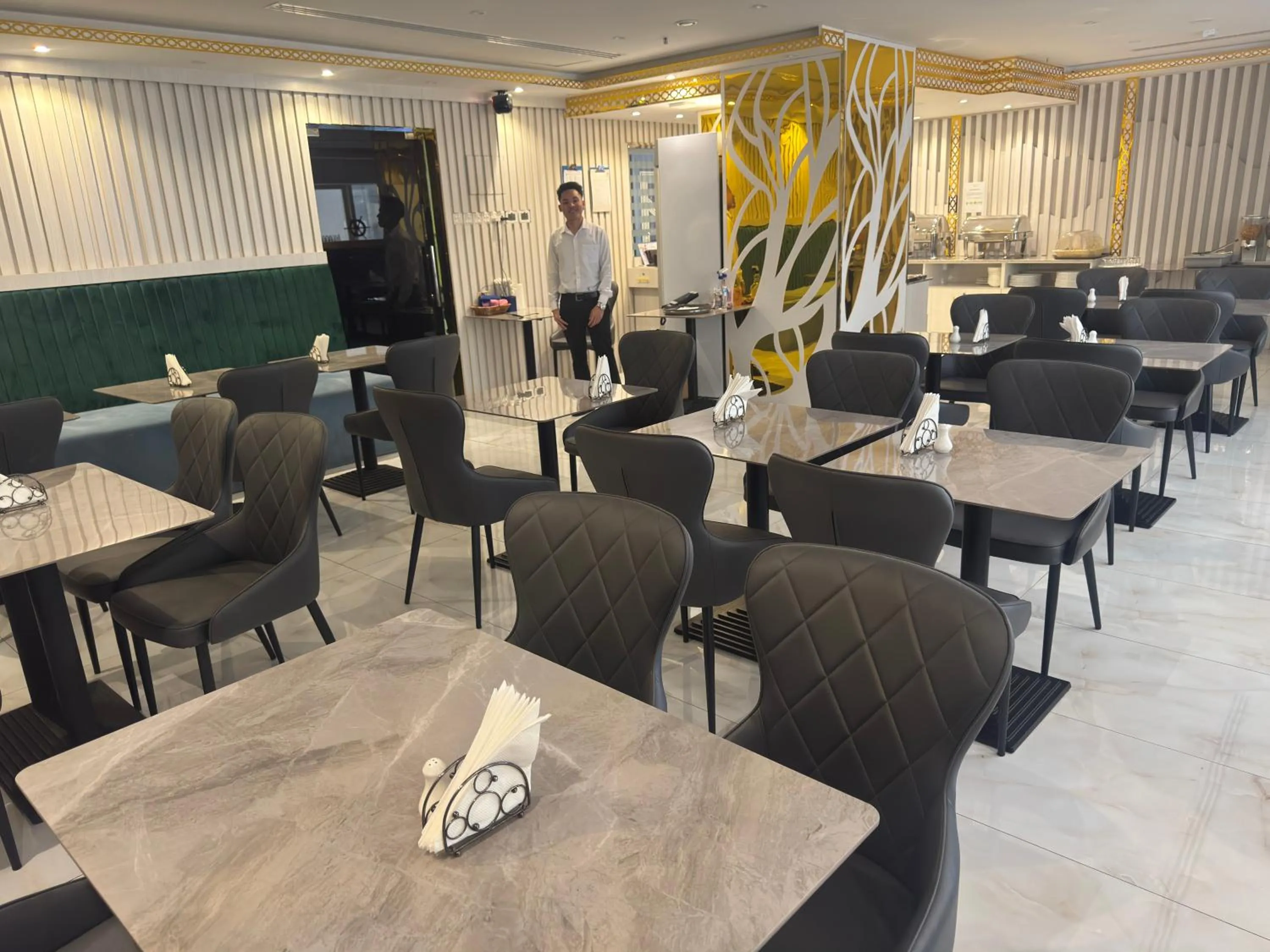 Restaurant/places to eat in Orchid Hotel Deira