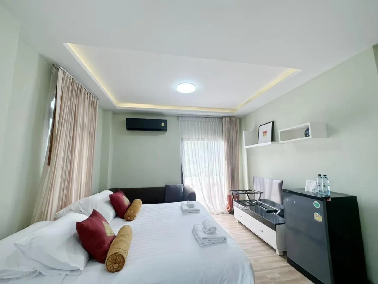 Photo of the whole room, Bed in Daddy Dream Hotel and Residence