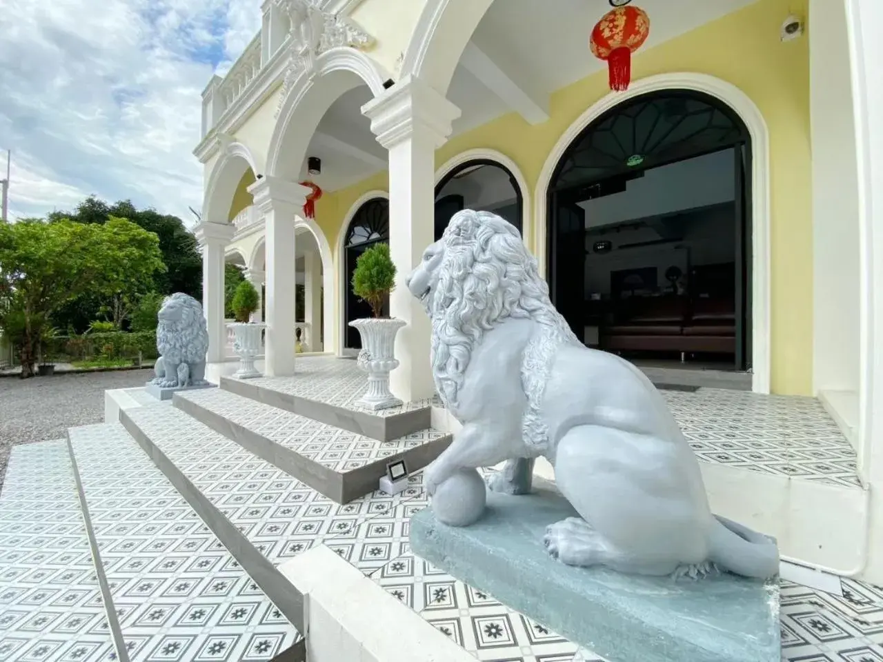 Property building in Daddy Dream Hotel and Residence Property building in Daddy Dream Hotel and Residence