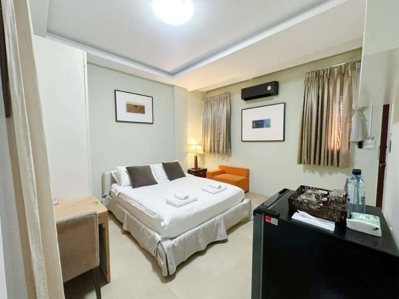 Bedroom, Bed in Daddy Dream Hotel and Residence