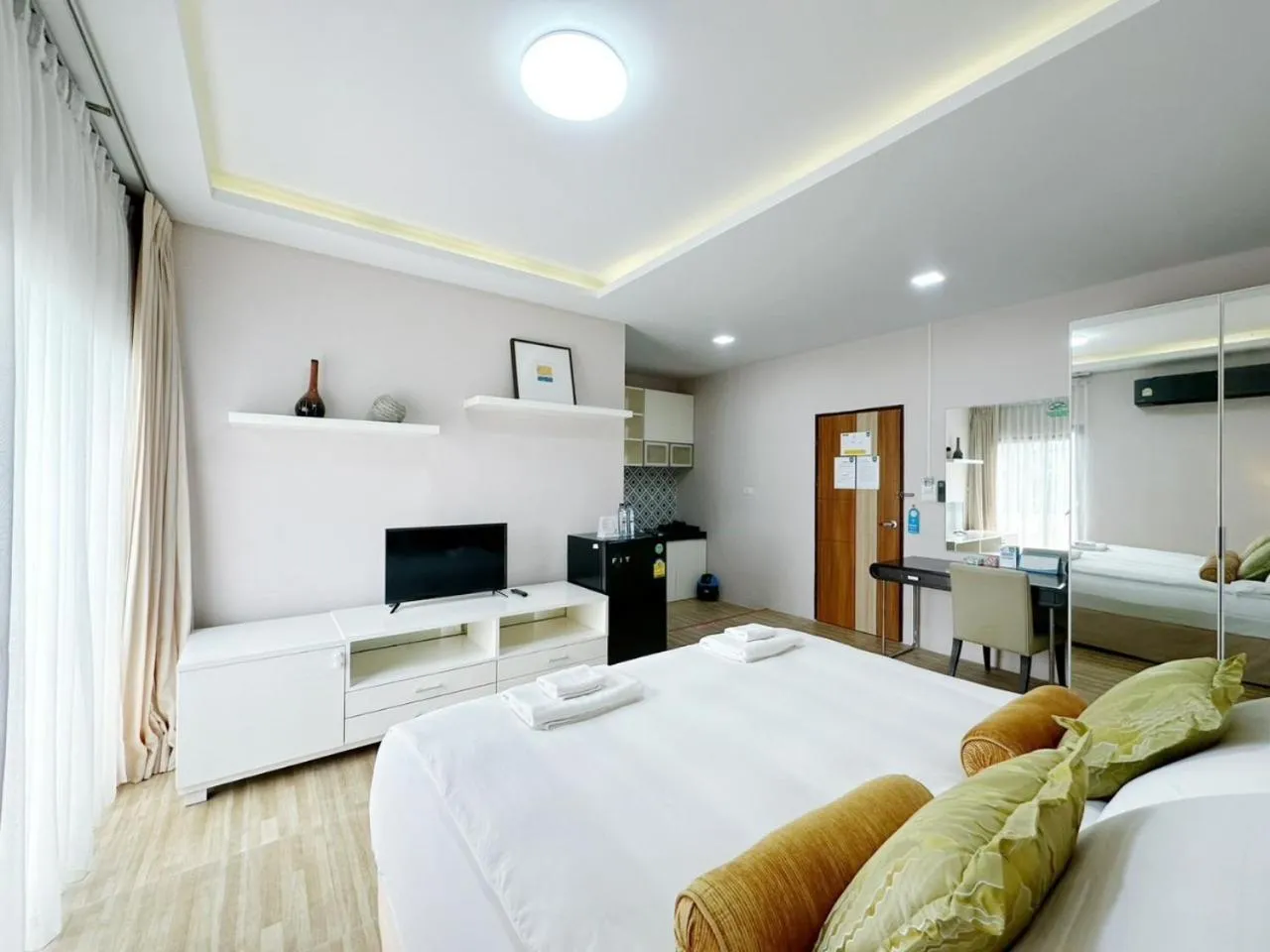 Photo of the whole room, Bed in Daddy Dream Hotel and Residence