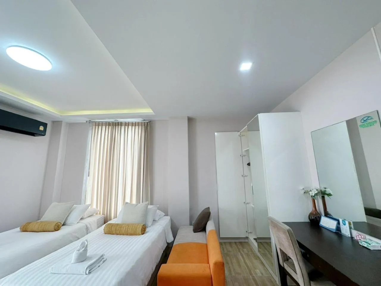 Photo of the whole room, Bed in Daddy Dream Hotel and Residence