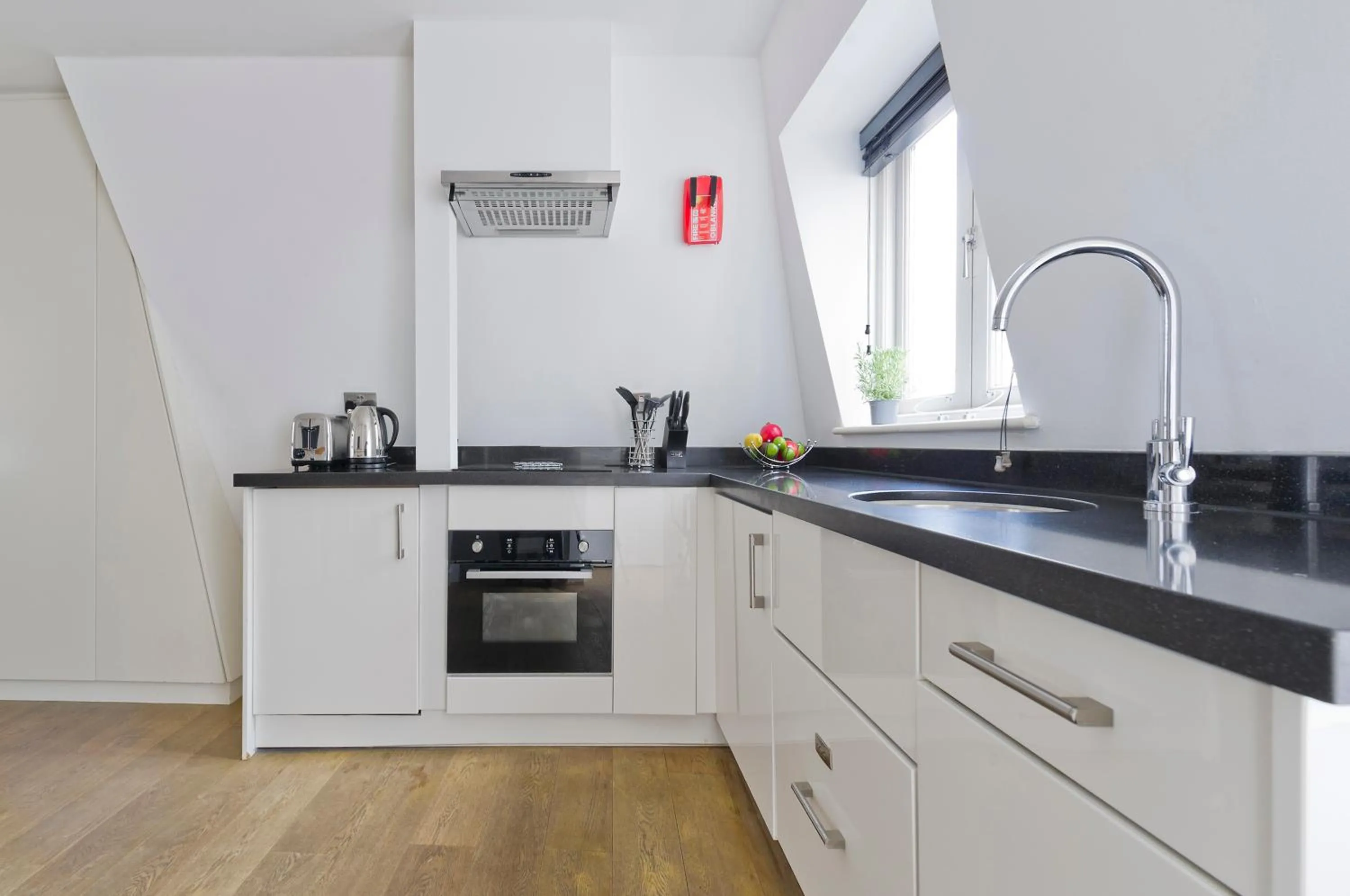 Kitchen or kitchenette in Crane Court by City2Stay