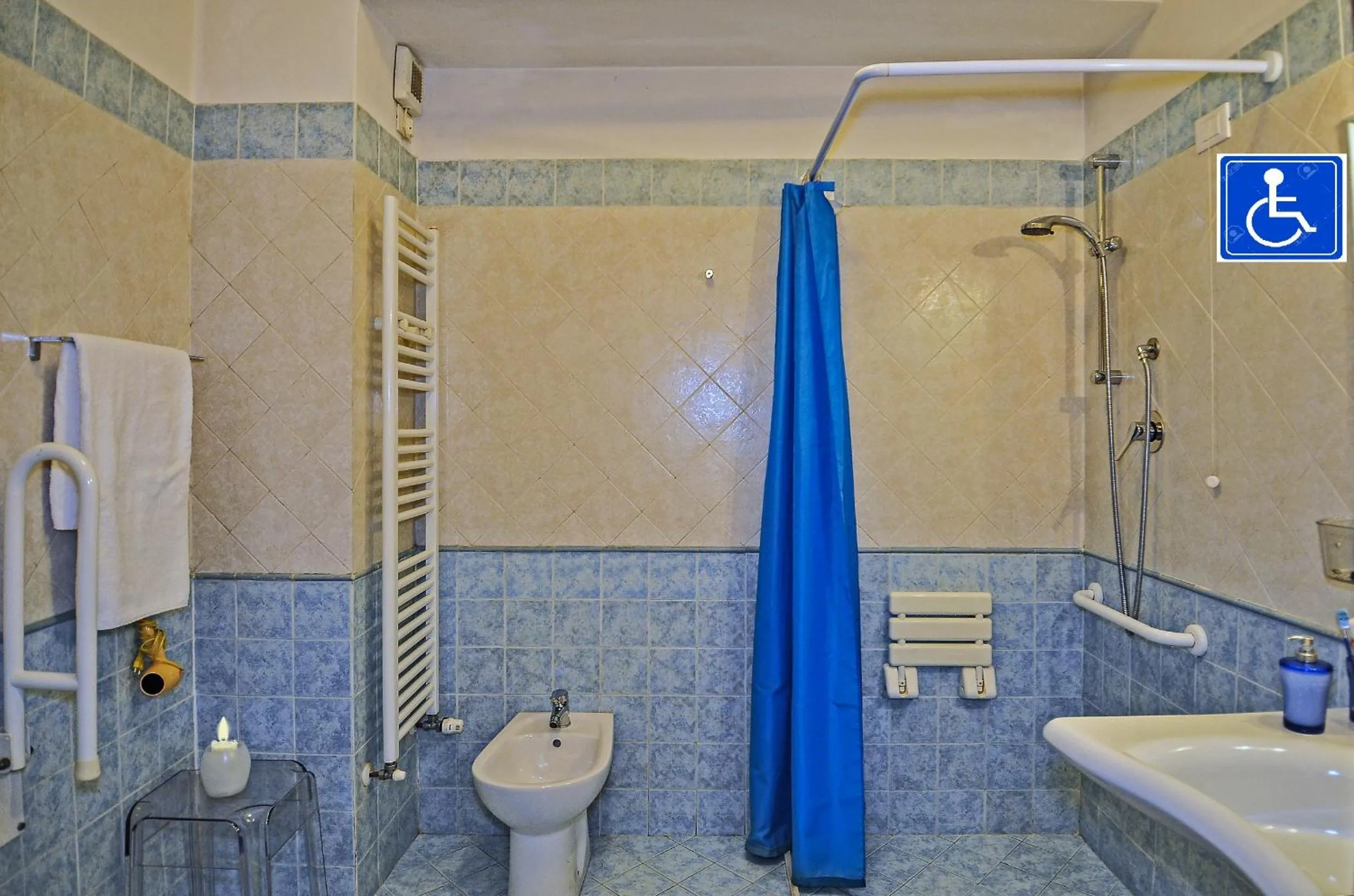 Text overlay in B&B Ai Cipressi