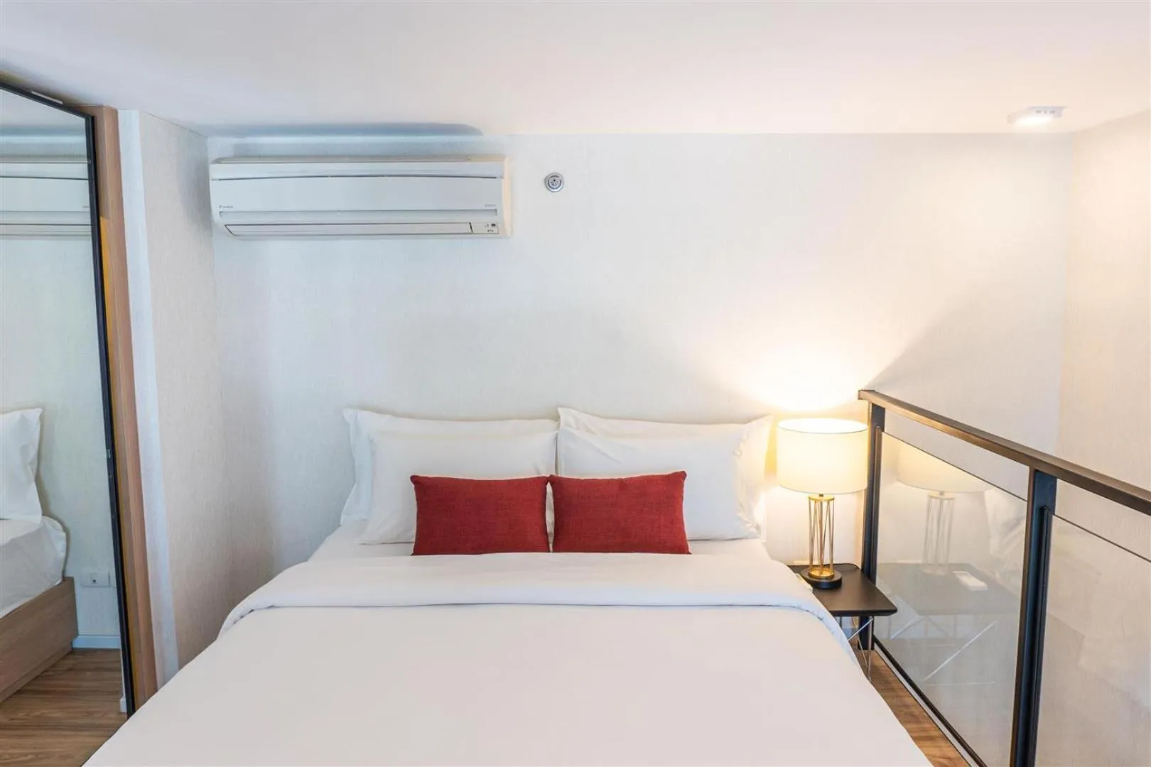 Bed in Ramada Plaza by Wyndham Bangkok Sukhumvit 48