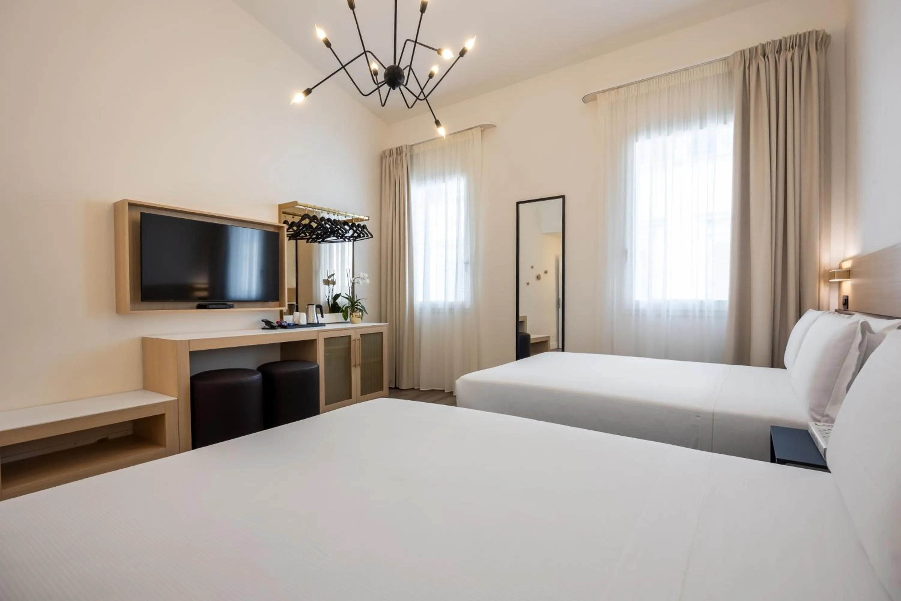 Bed in Globus Urban Hotel