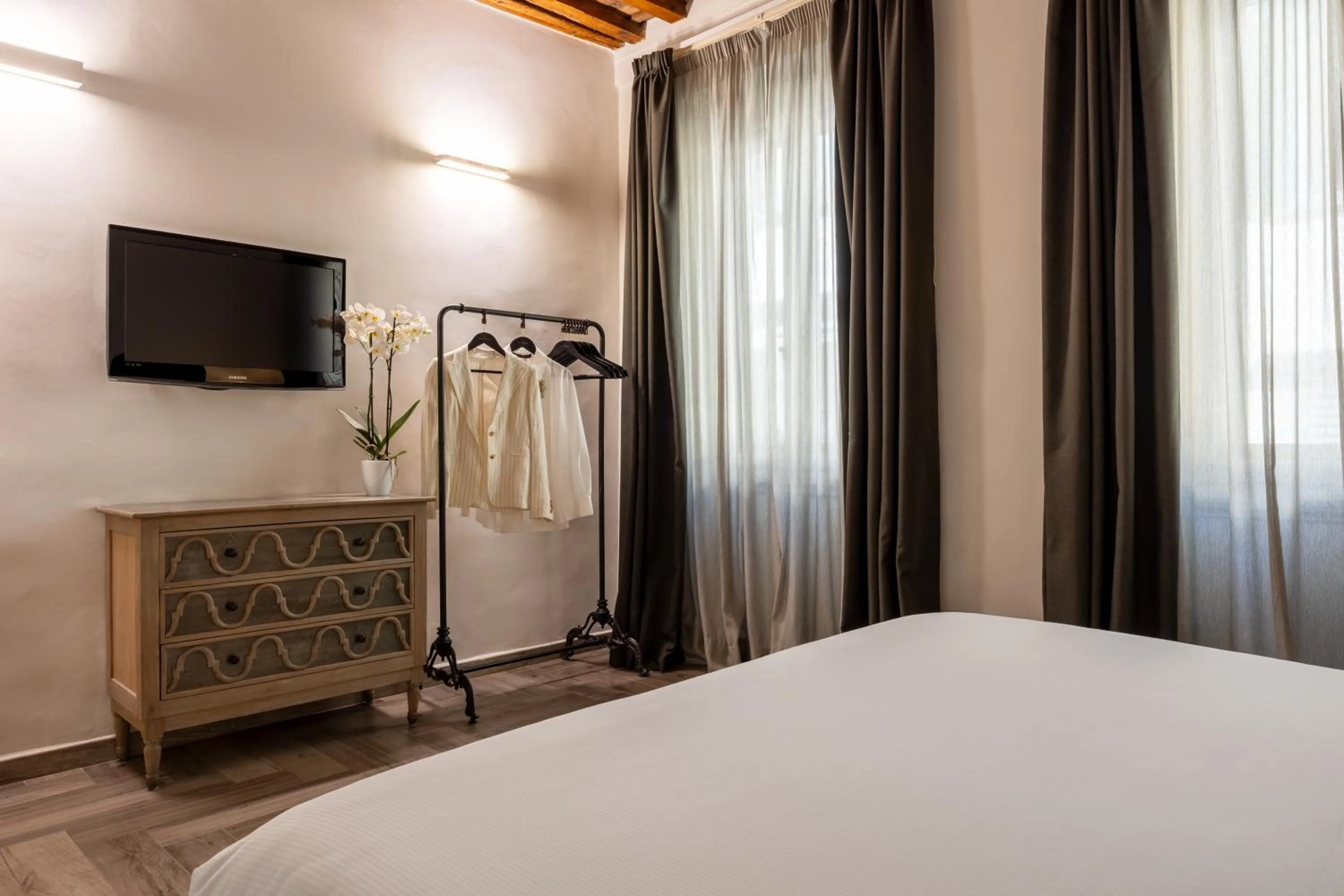 Bedroom, Bed in Globus Urban Hotel