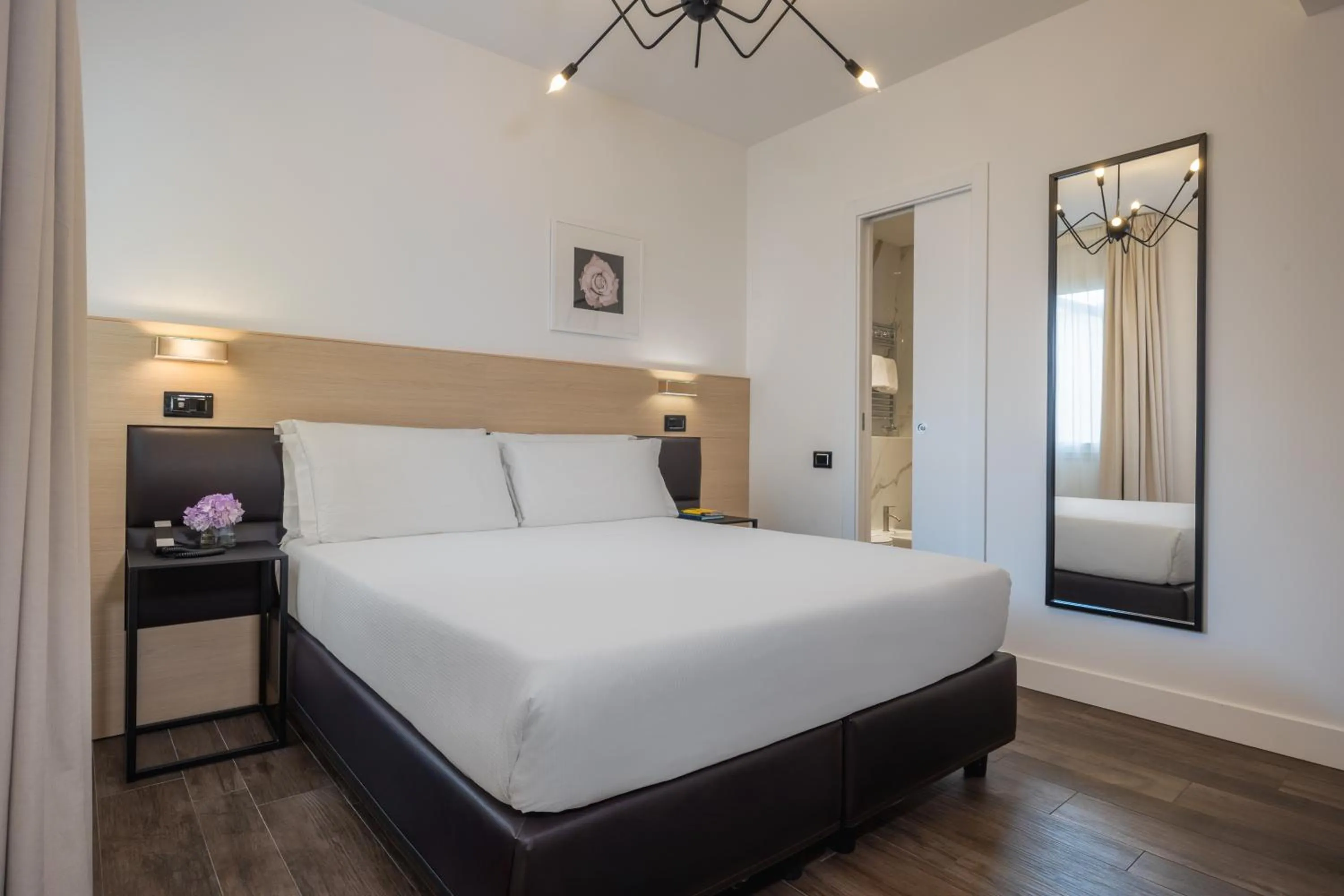 Bed in Globus Urban Hotel